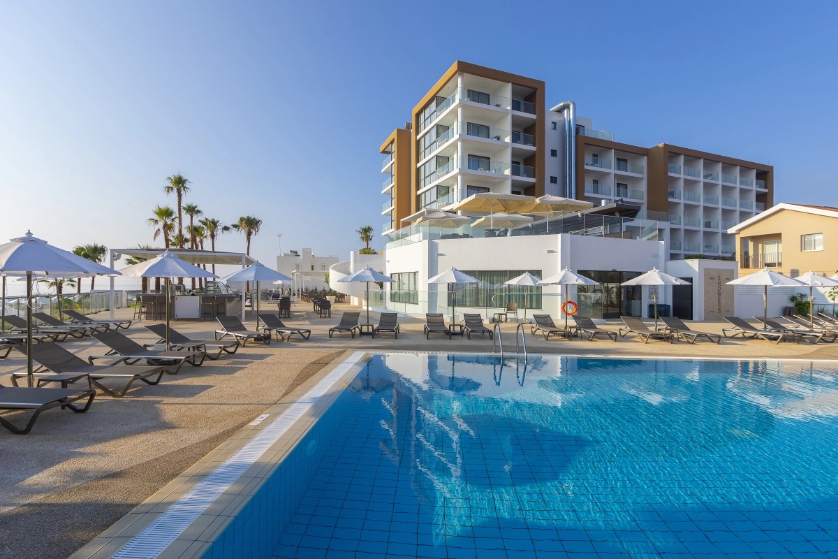 Leonardo Crystal Cove Hotel & Spa-Hotel spolja.jpg