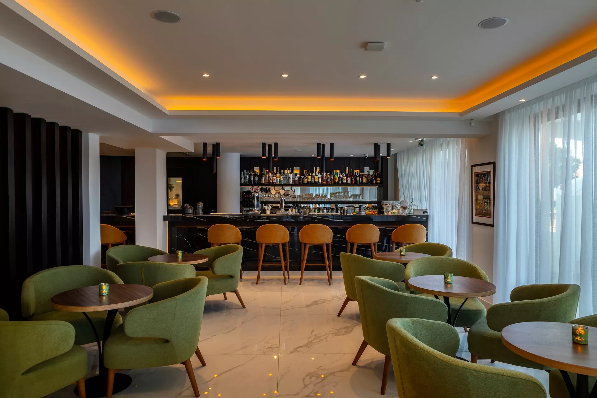 Leonardo Crystal Cove Hotel & Spa-Lobby bar.jpg