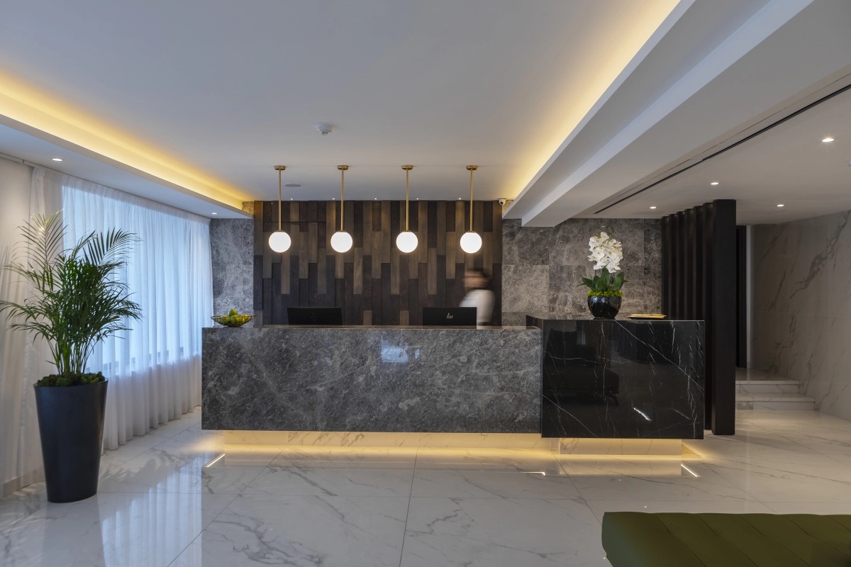 Leonardo Crystal Cove Hotel & Spa-Recepcija.jpg