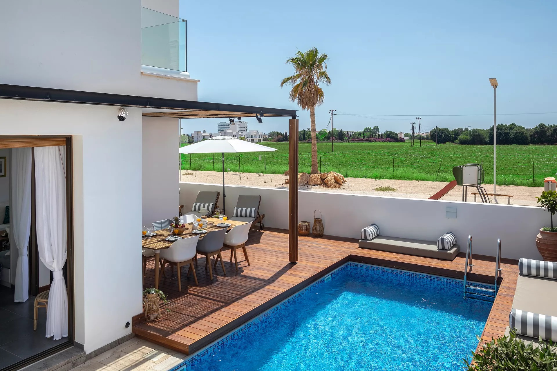 Chris Le Mare Luxury Villa-Okruzenje.jpg