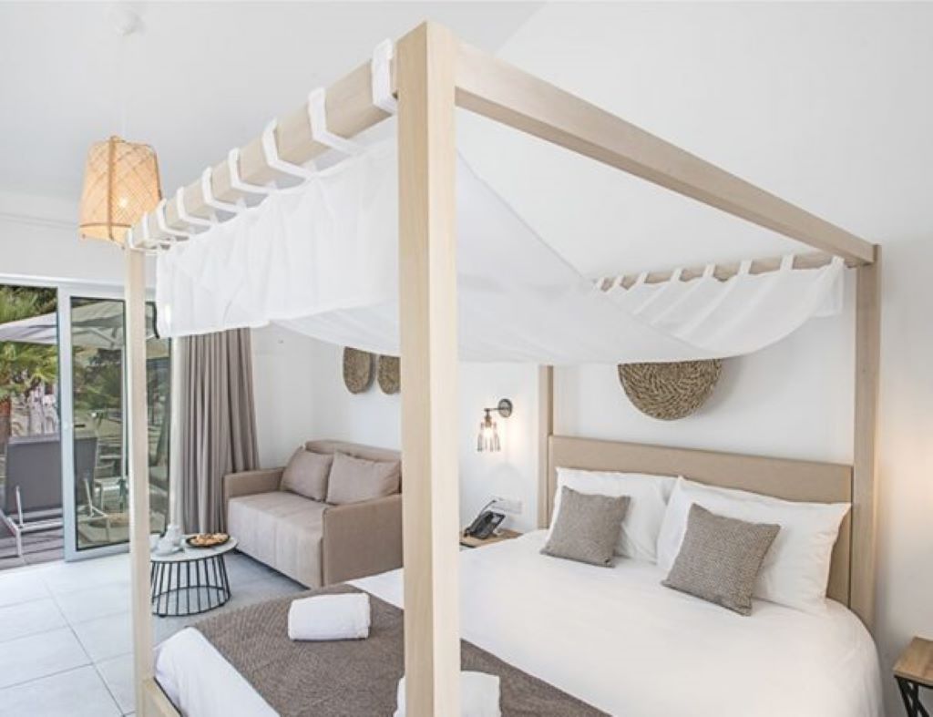 Bohemian Gardens Hotel Paralimni-Bungalov.jpg