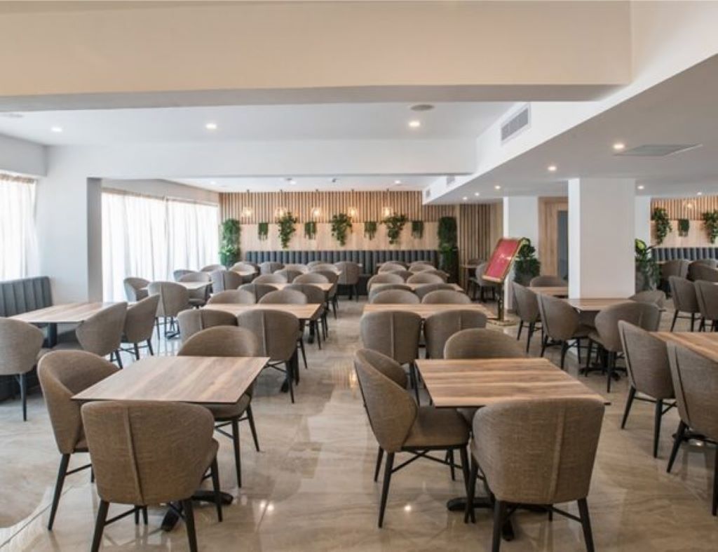 Bohemian Gardens Hotel Paralimni-Restoran.jpg
