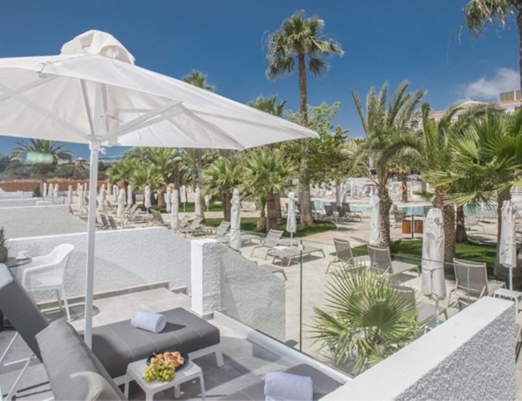 Bohemian gardens Hotel Paralimni-Oblast hotela.jpg