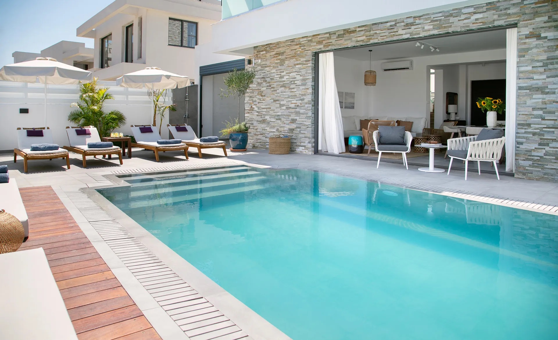 Chris Le Mare Gold Luxury Villa-Bazen.jpg