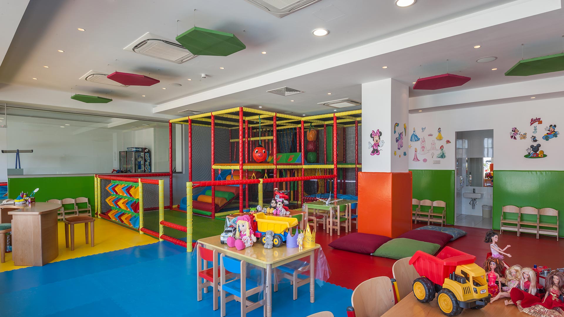 Amathus Beach Hotel Limassol-Deciji klub.jpg