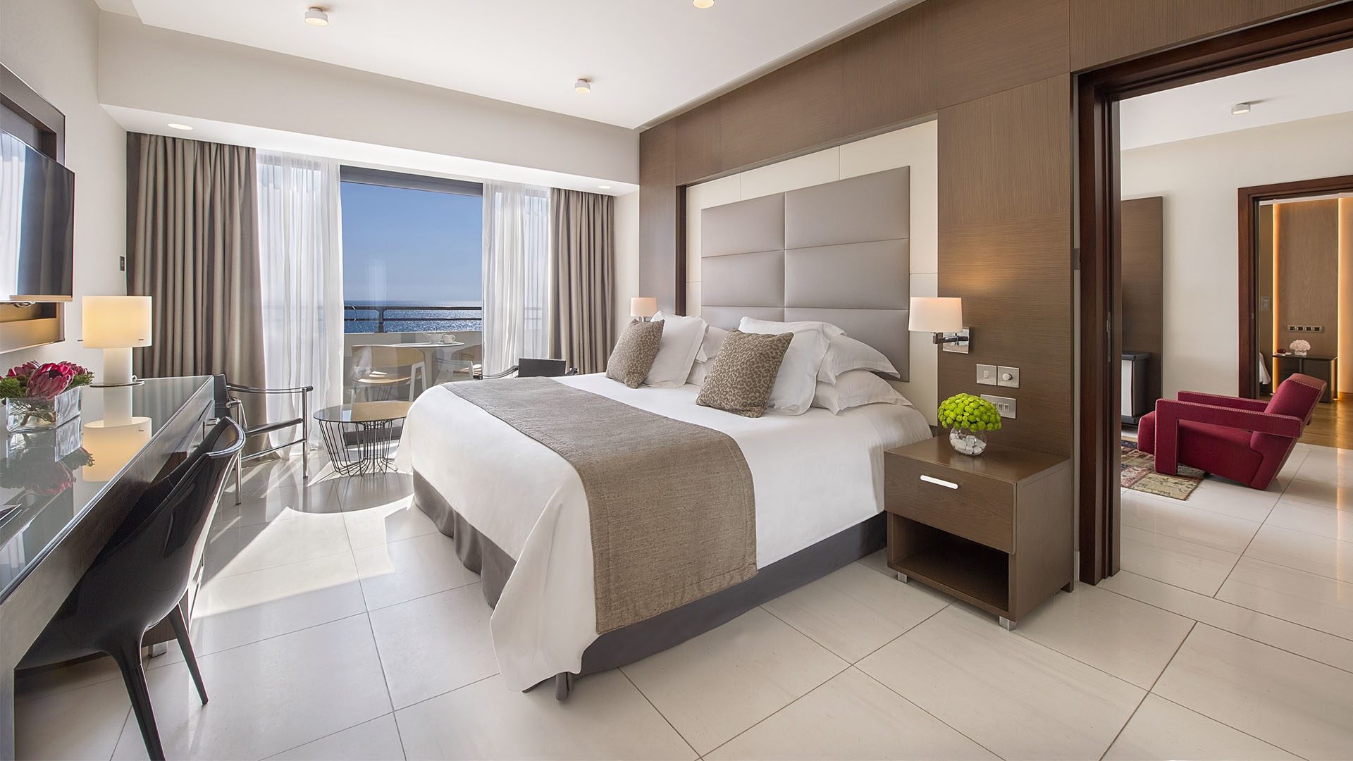 Amathus Beach Hotel Limassol-Dvosoban suite pogled more.jpg