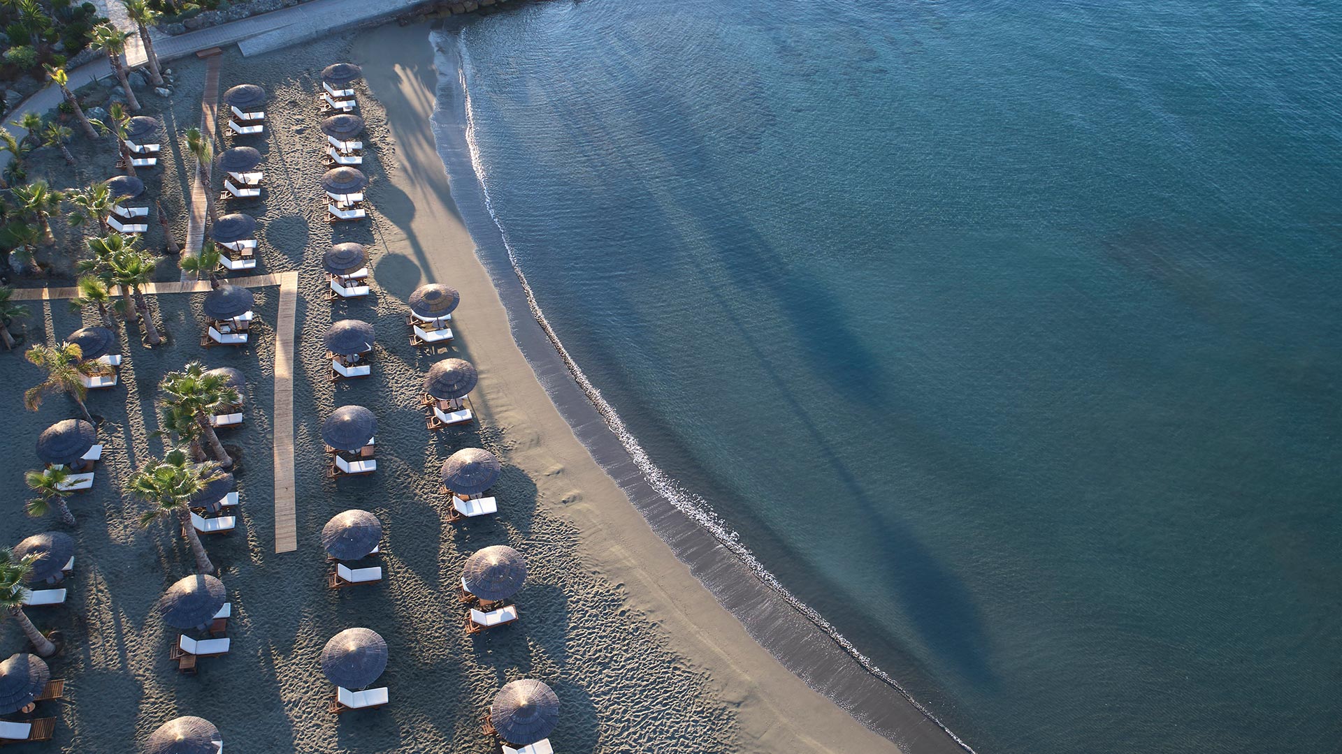 Amathus Beach Hotel Limassol-Plaza.jpg