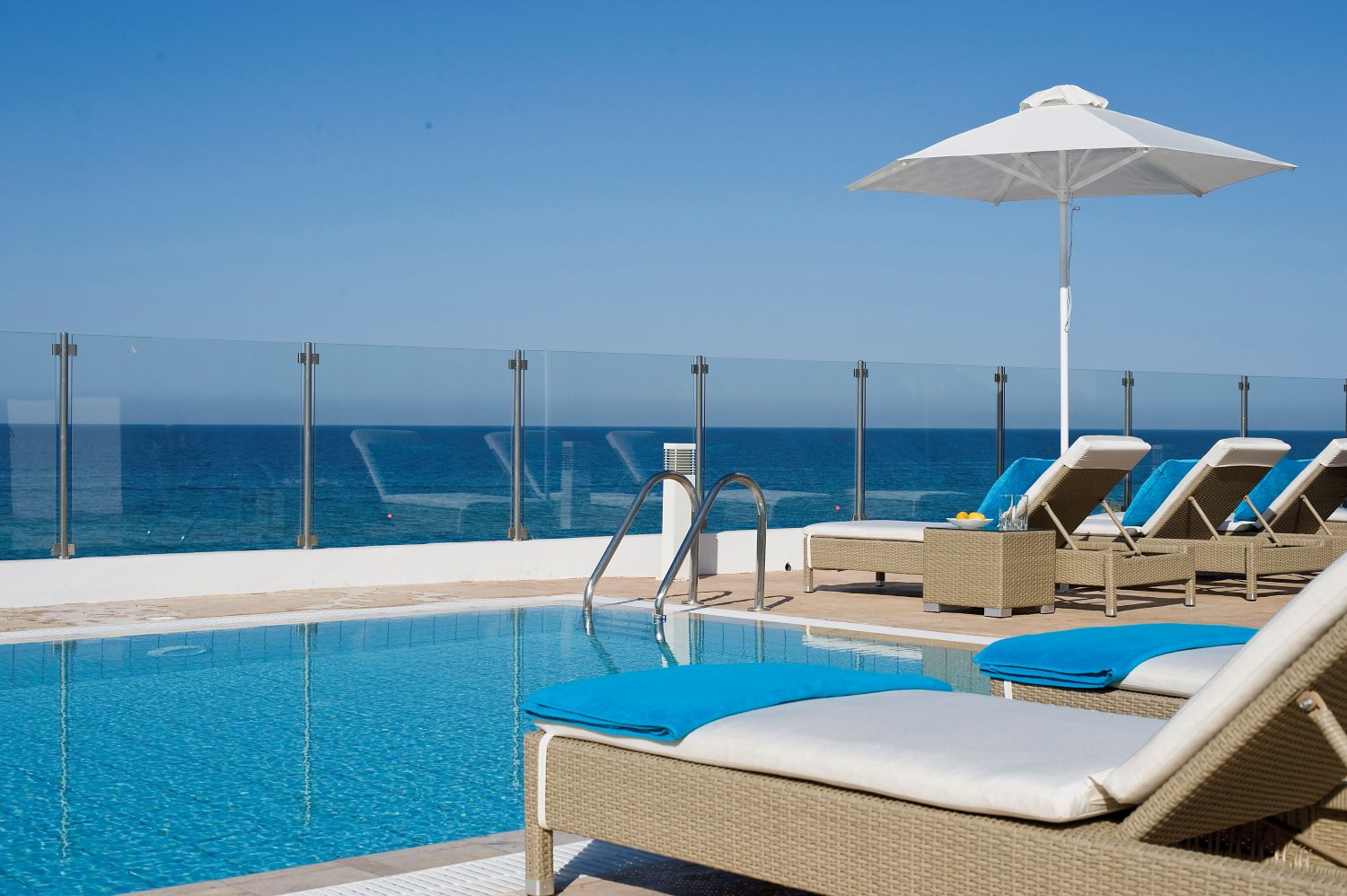 Althea Kalamies Luxury Villas-Cetvorosobna vila bazen.jpg