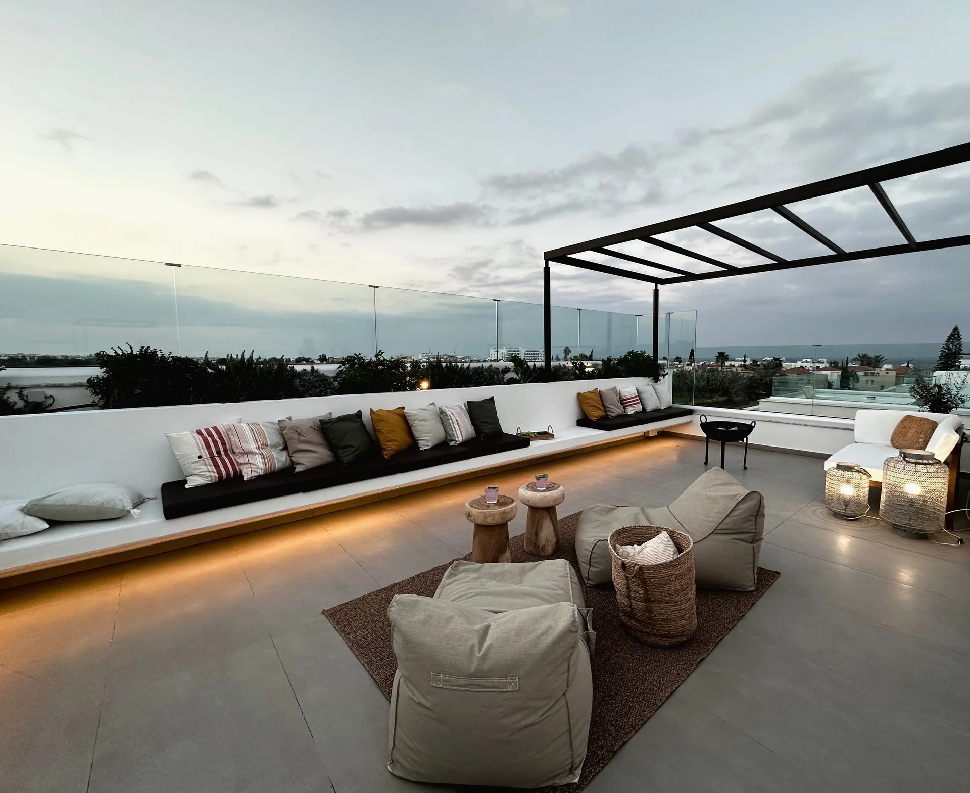 Hotel Lora Pearl Luxury Villa-Terasa.jpg
