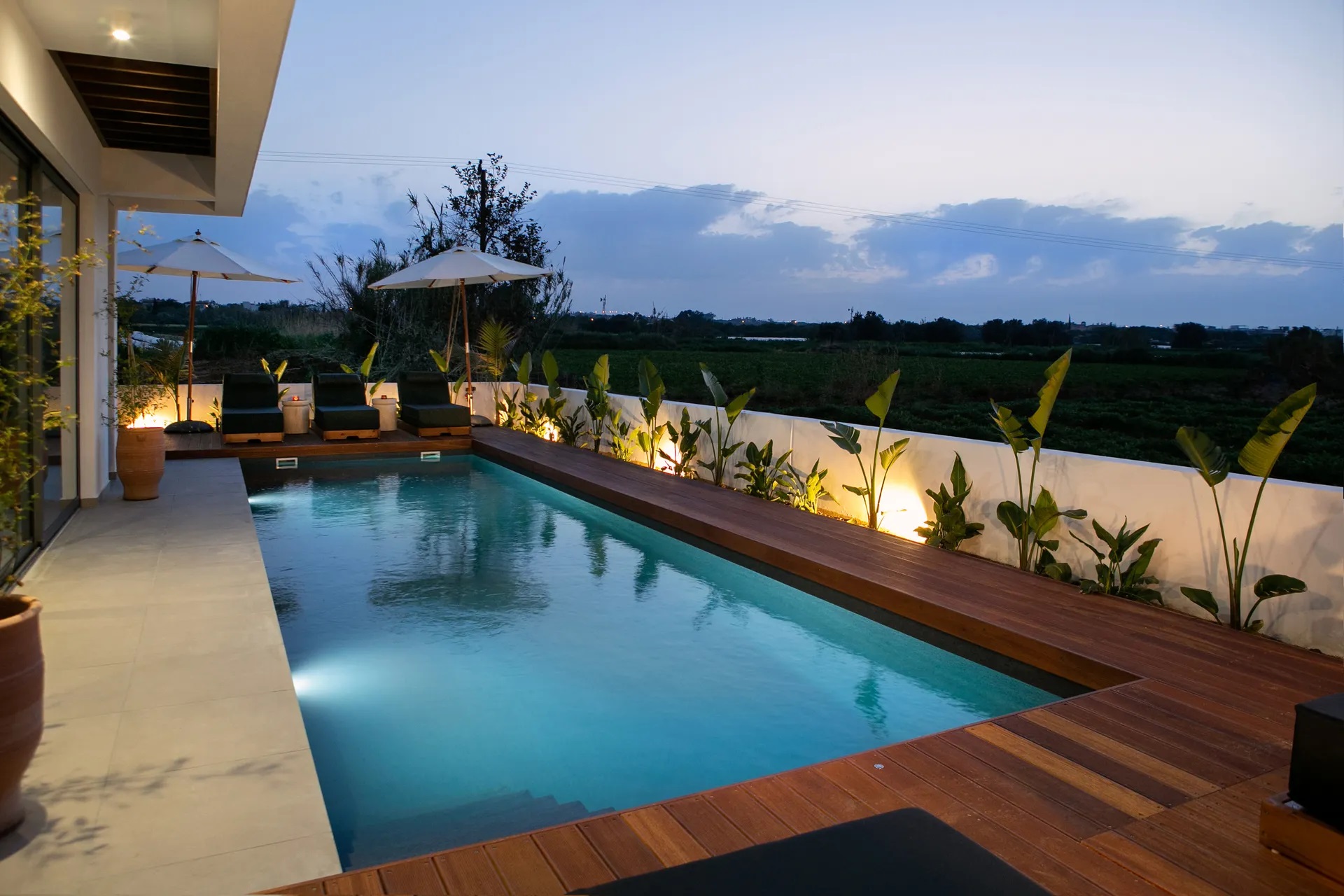 Lora Pearl Luxury Villa-Bazen nocu.jpg