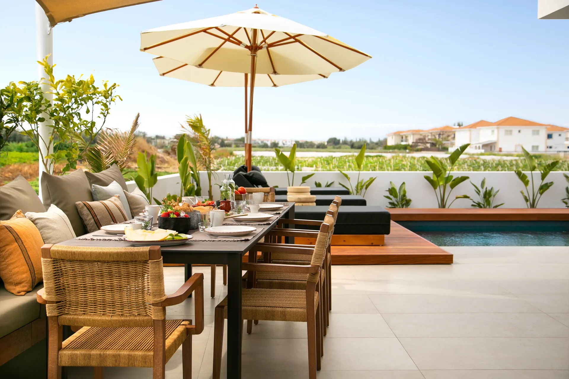 Lora Pearl Luxury Villa-Kuhinja napolju.jpg