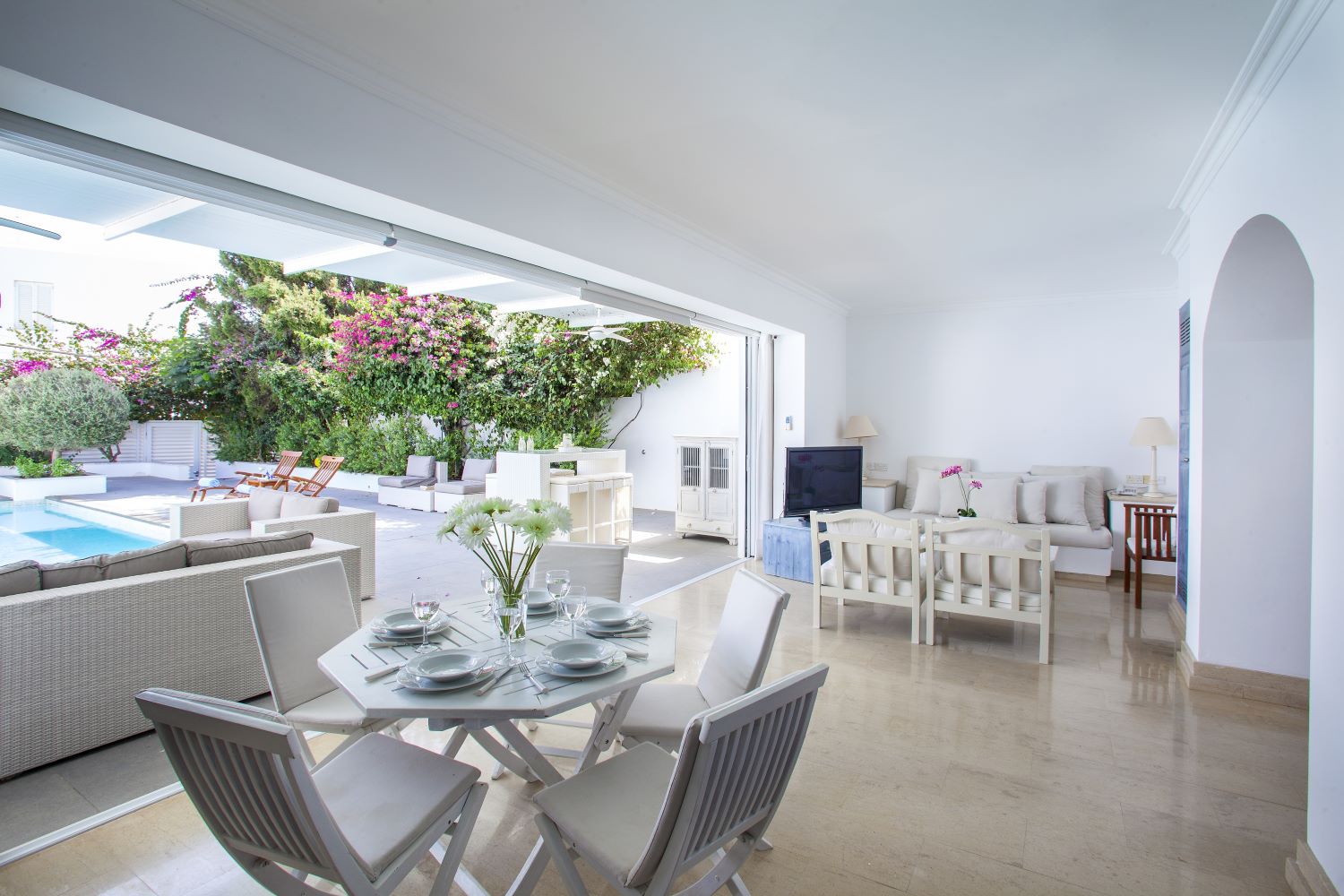 Nausicaa Luxury Villas-Dvosobna vila unutrasnjost.jpg