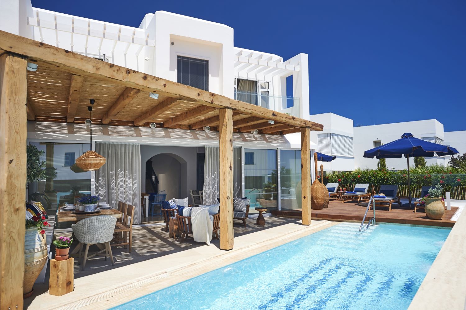 Nausicaa Luxury Villas-Trosobna vila bazen.jpg