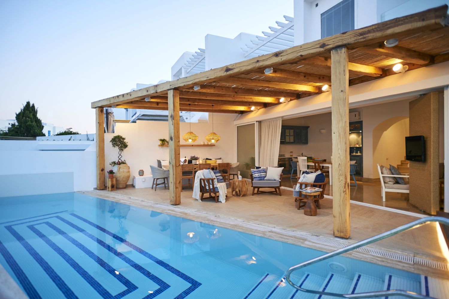 Nausicaa Luxury Villas-Trosobna vila spoljni izgled.jpg