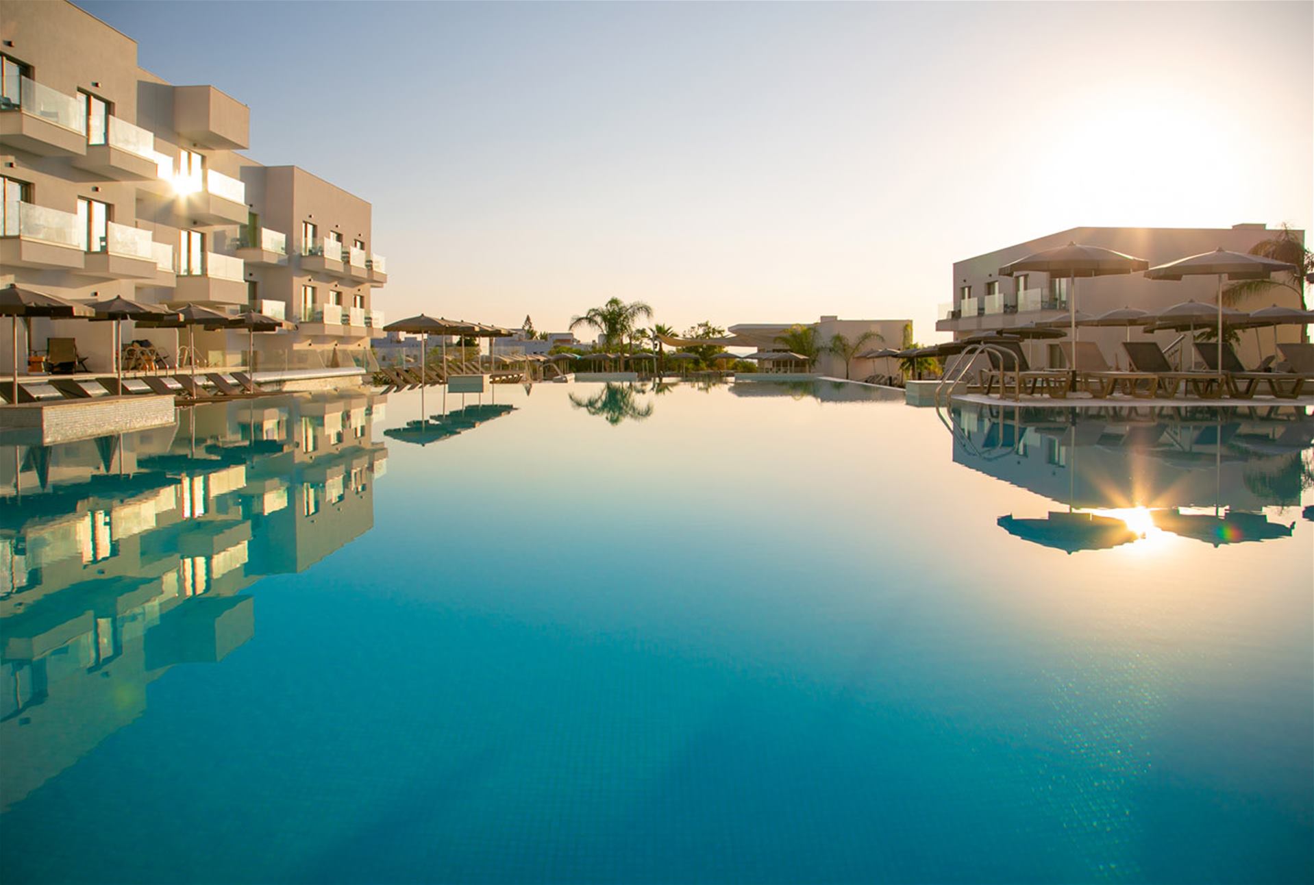 Atlantica Aqua Blue Hotel-Spoljni bazen.jpg