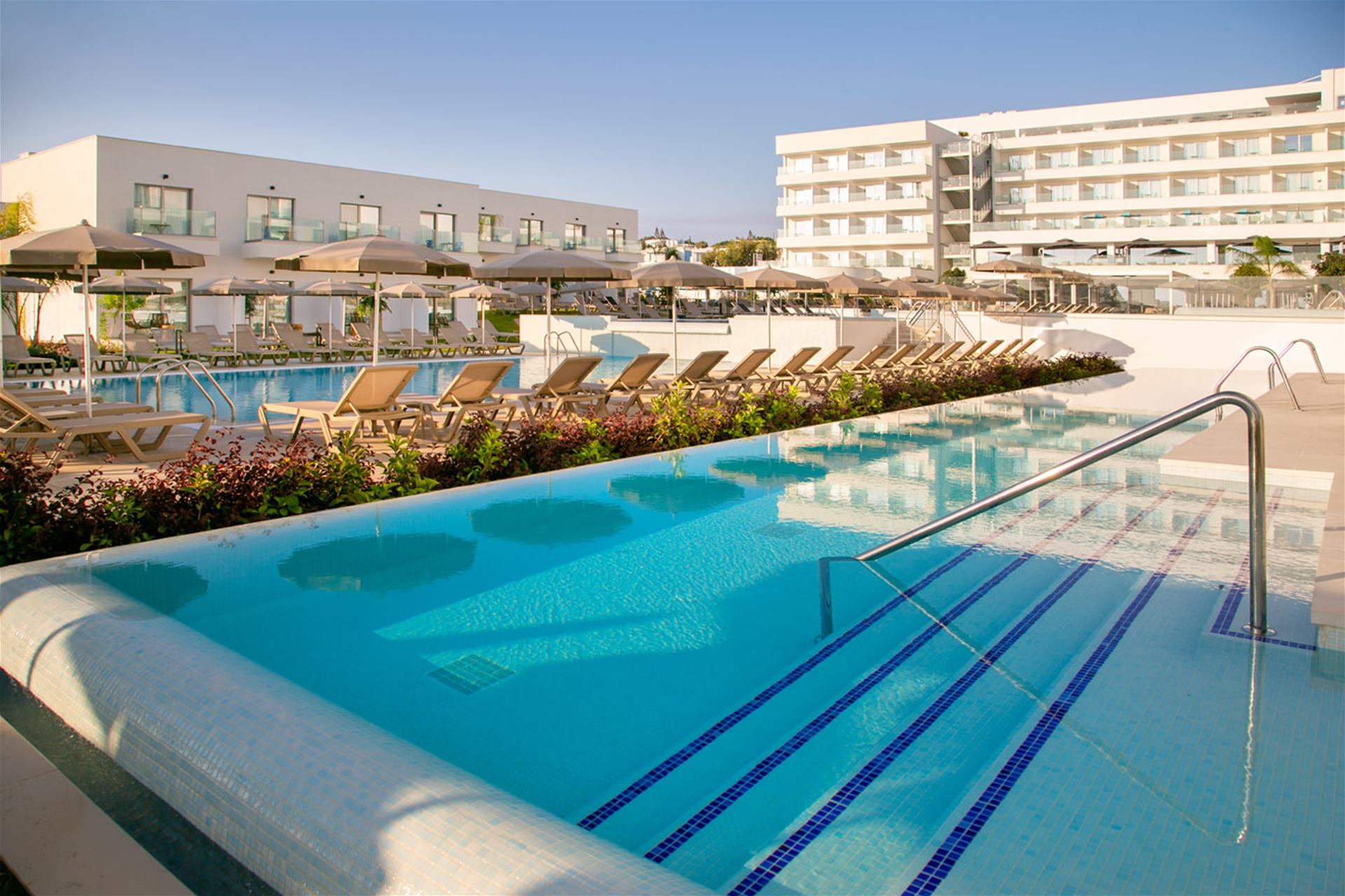 Hotel Atlantica Aqua Blue-Oblast hotela.jpg