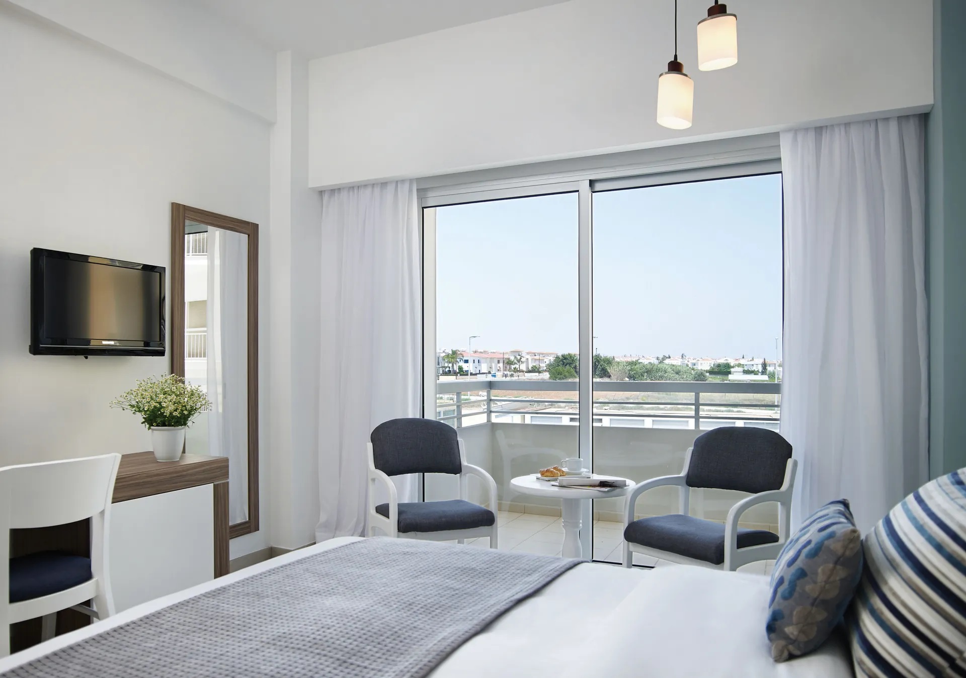 Atlantica Sea Breeze Hotel-Standardna soba.jpg