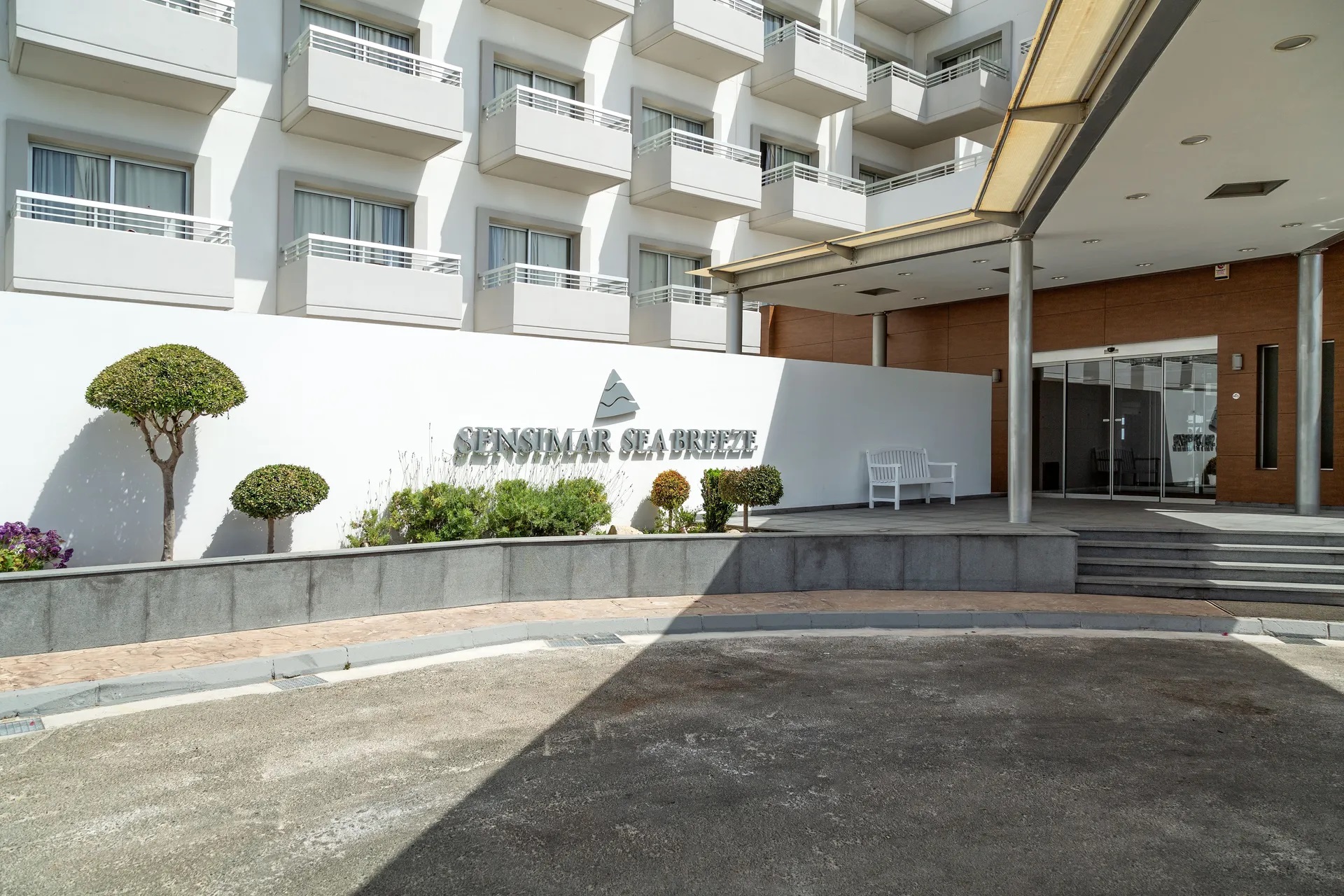 Atlantica Sea Breeze-Ulaz u hotel.jpg