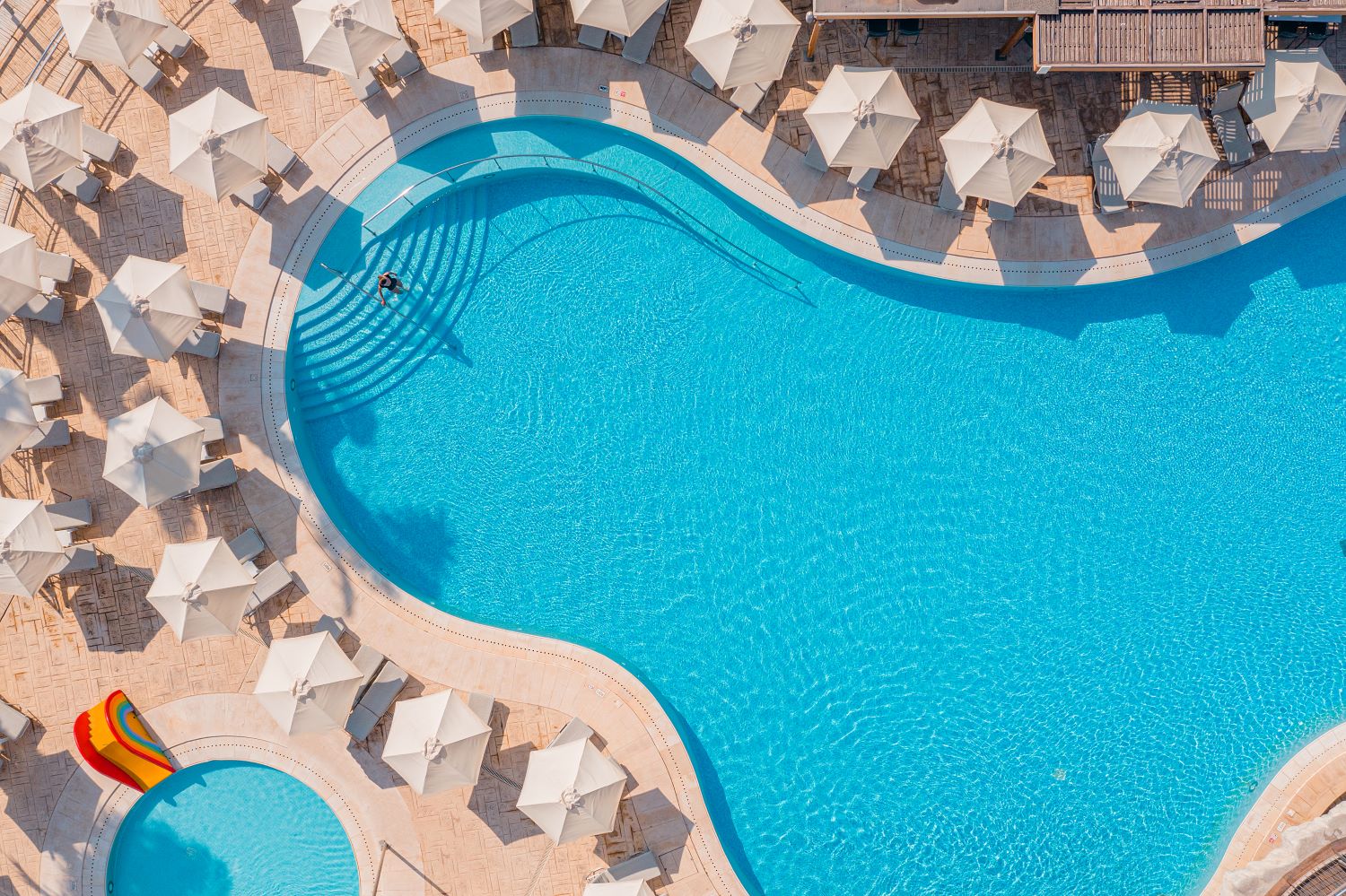 Hotel Louis Althea Beach-Bazen.jpg