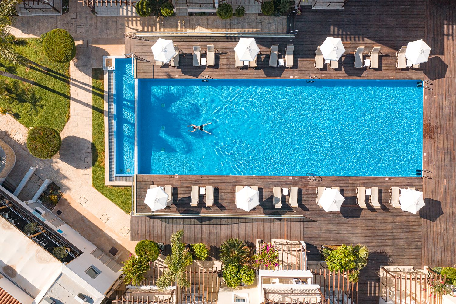 Louis Althea Beach-Bazen.jpg