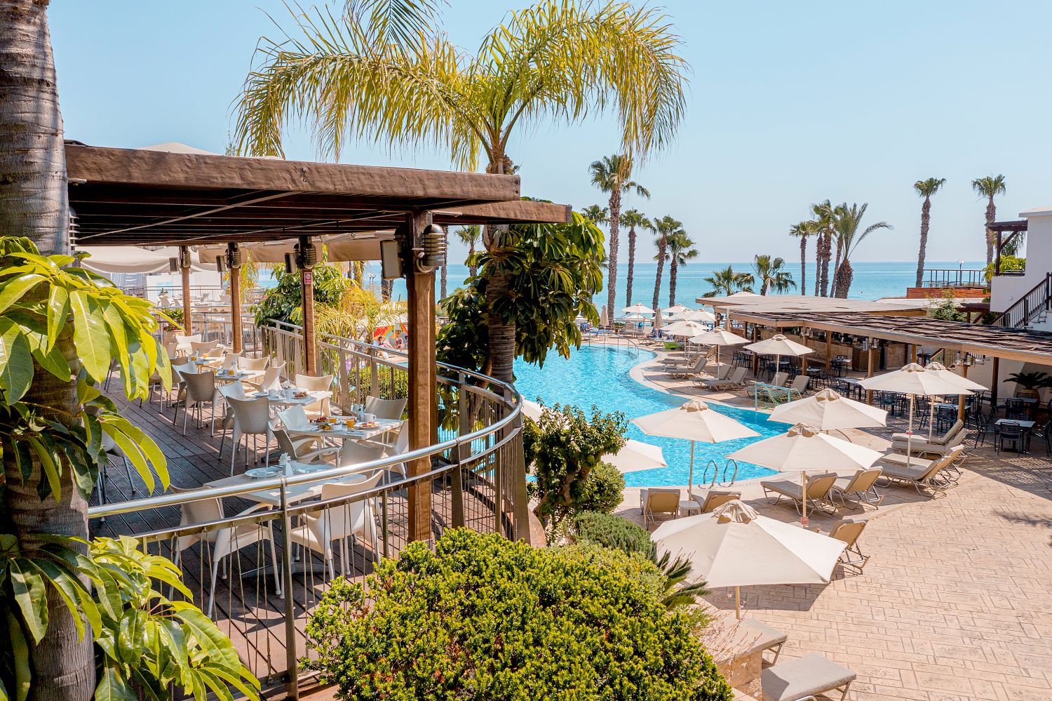 Louis Althea Beach Hotel-Terasa restorana.jpg