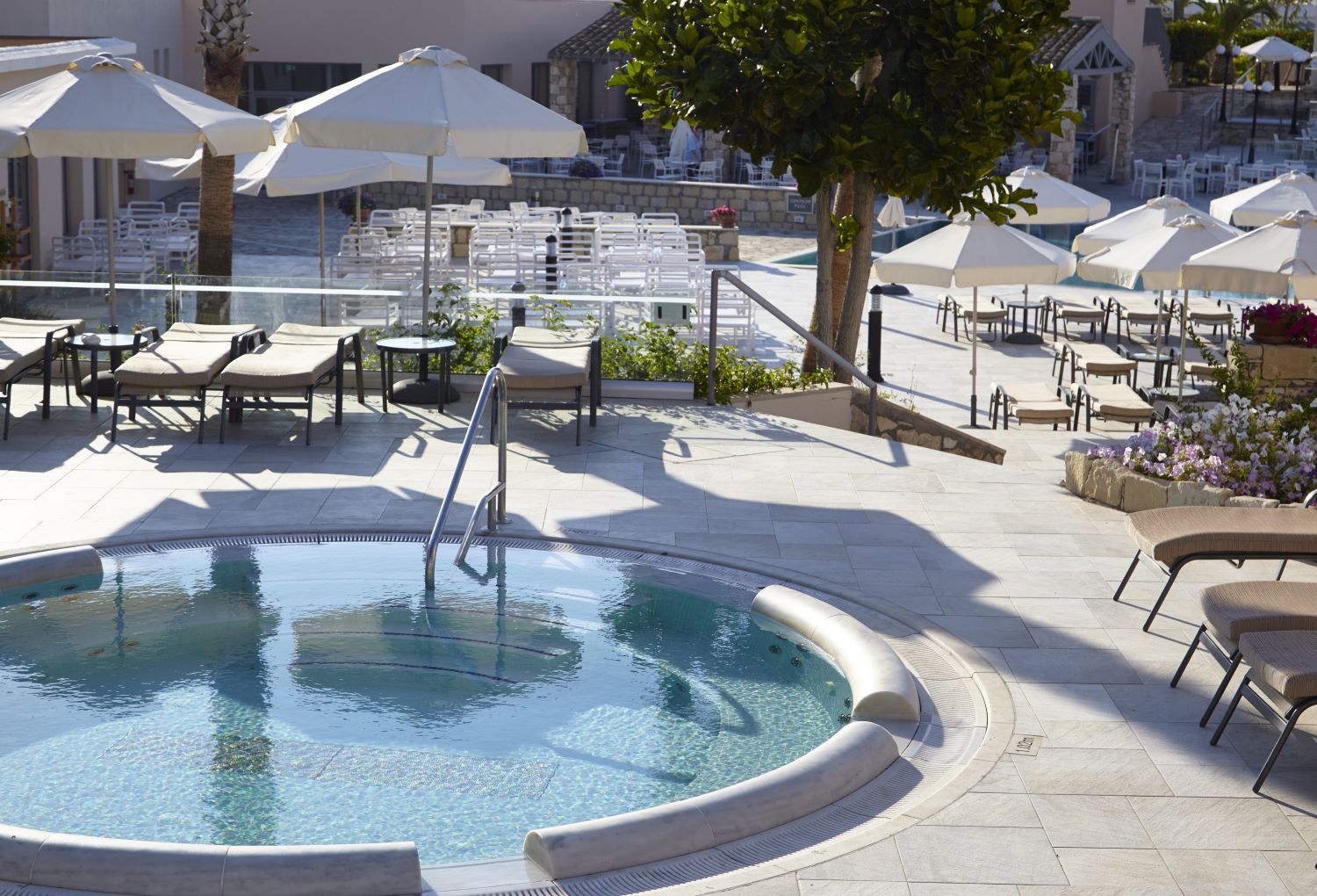 Hotel Louis St Elias Resort & Waterpark-Djakuzi.jpg