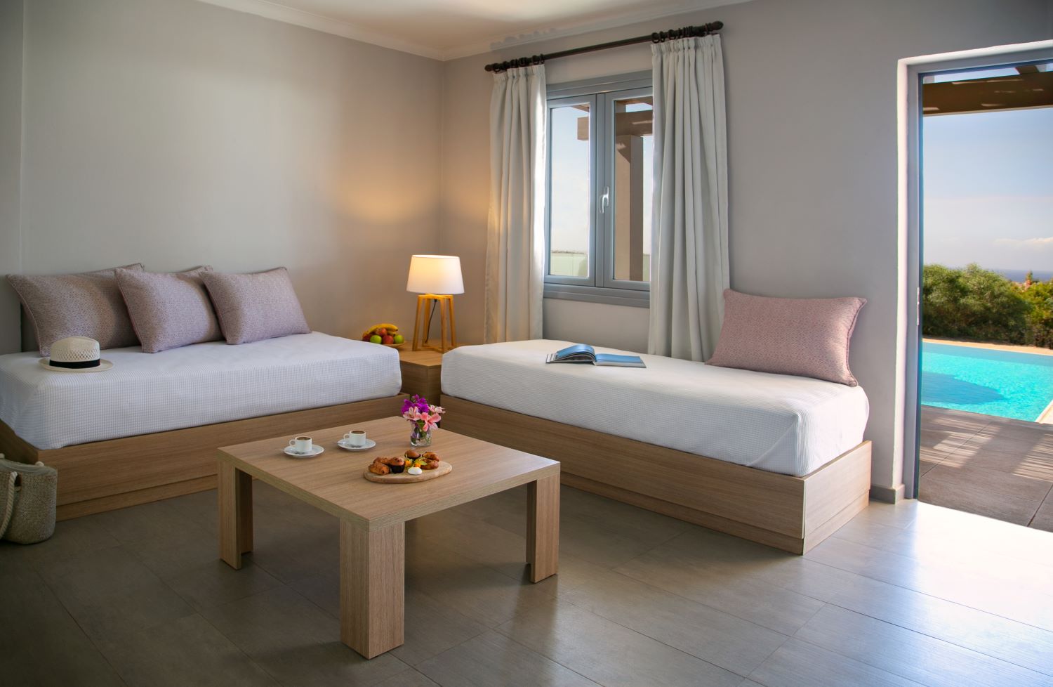Louis St Elias Resort & Waterpark Hotel-Jednosoban suite privatni bazen.jpg