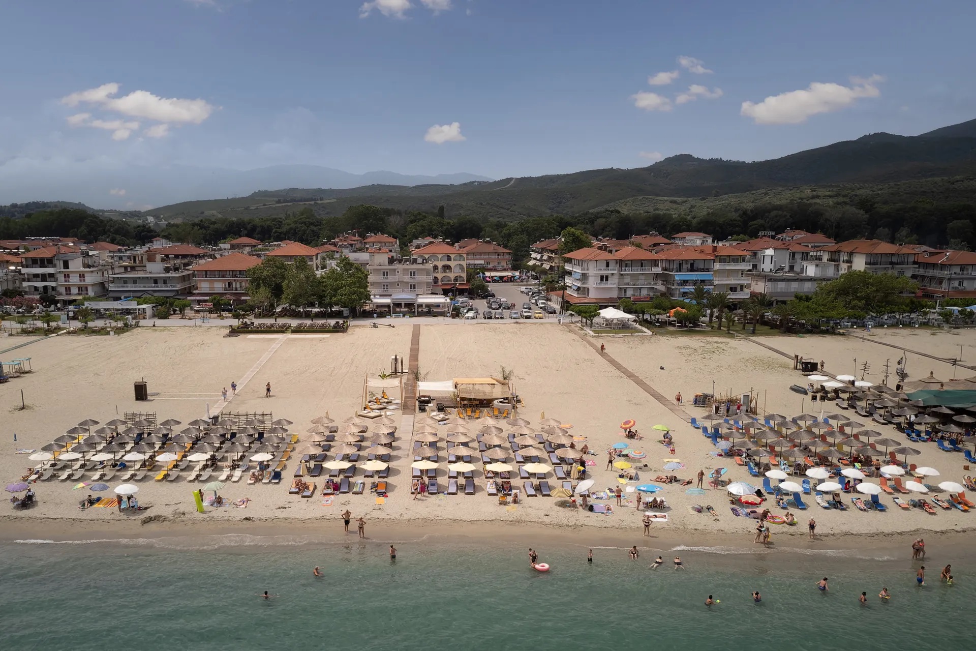 Agyra Seaview Hotel-Okruzenej hotela.jpg