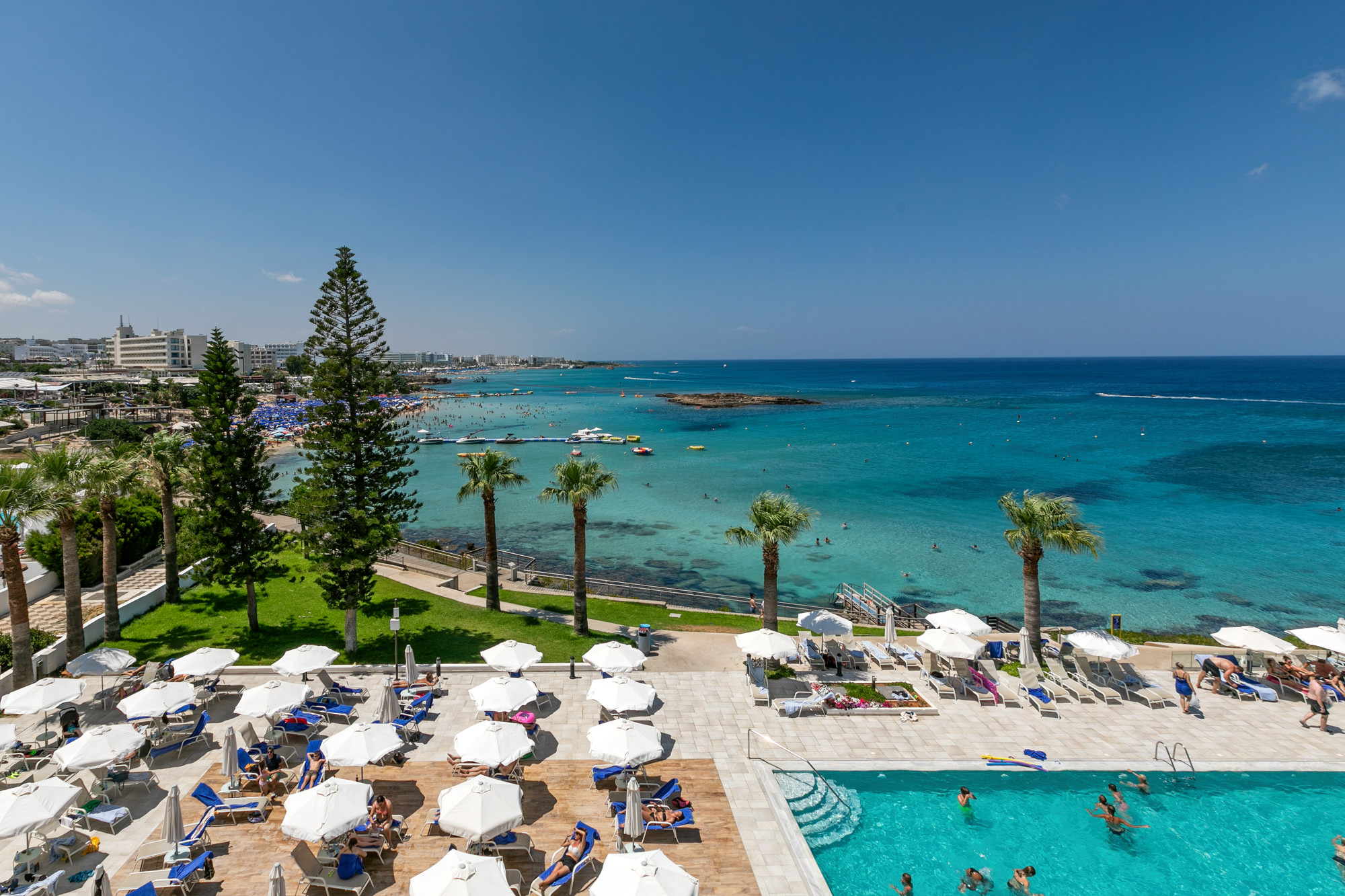 Hotel Nausicaa Beach-Plaza.jpg