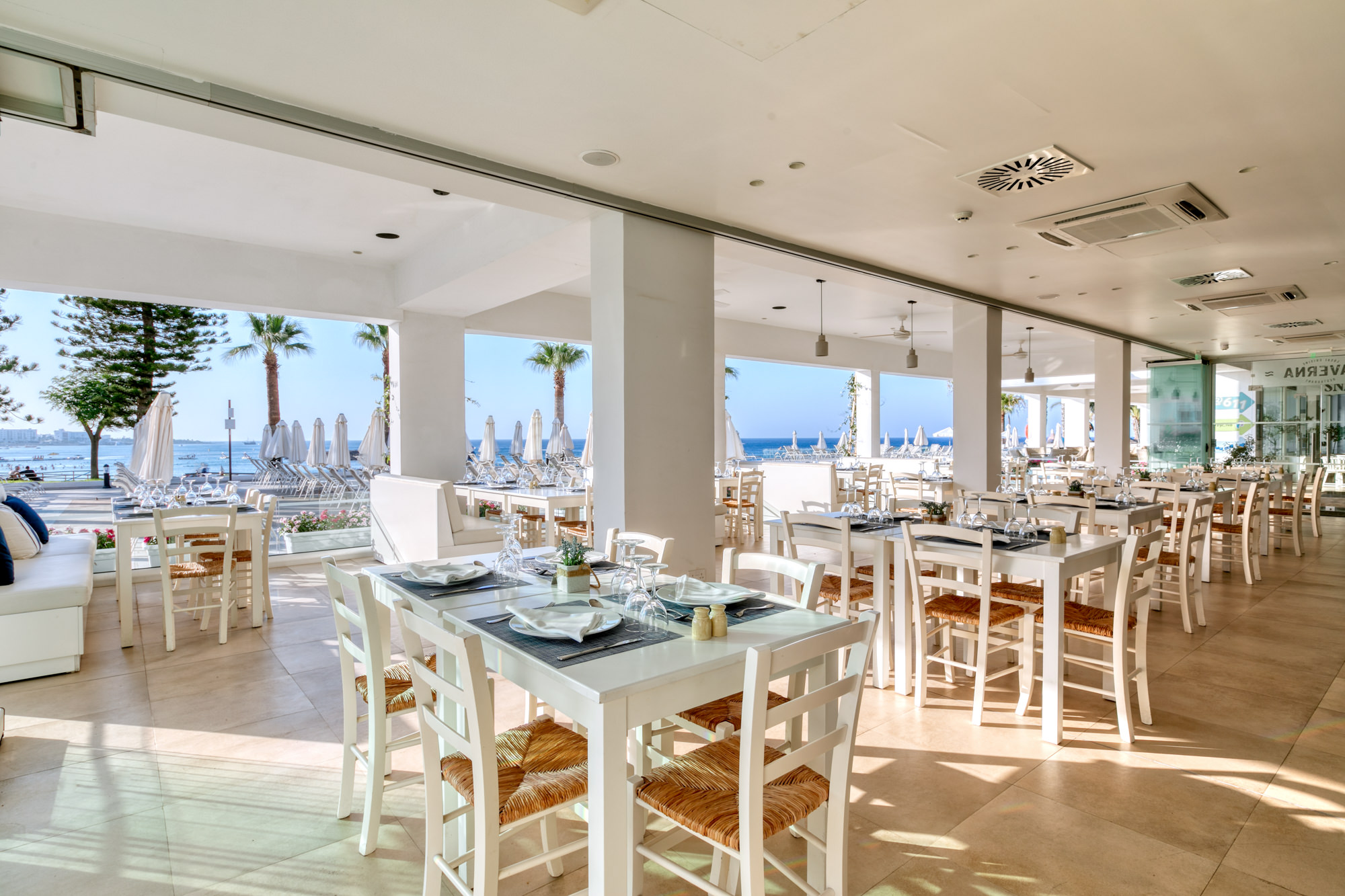 Hotel Nausicaa Beach-Restoran.jpg