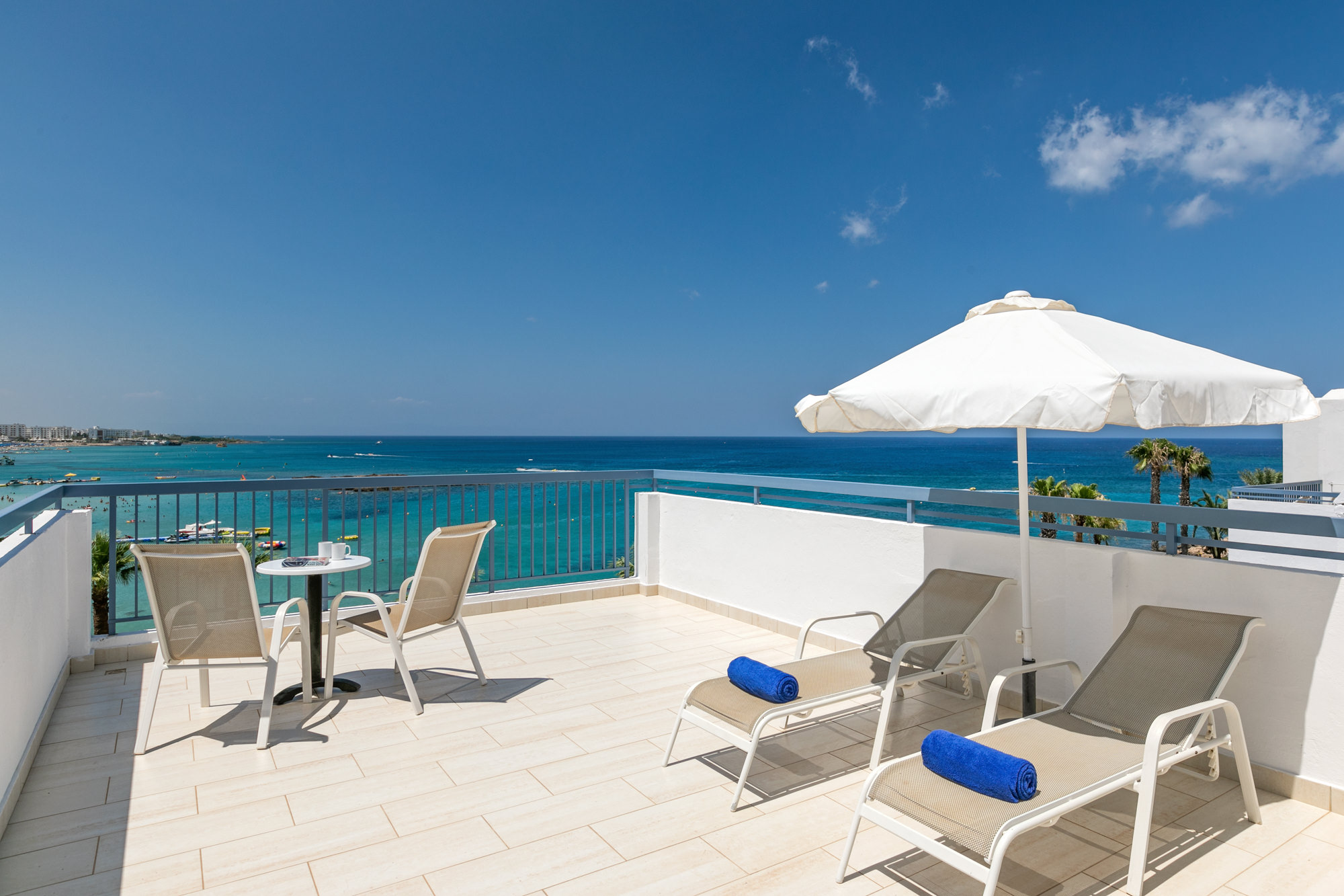 Nausicaa Beach Hotel-Superior dvosoban suite.jpg