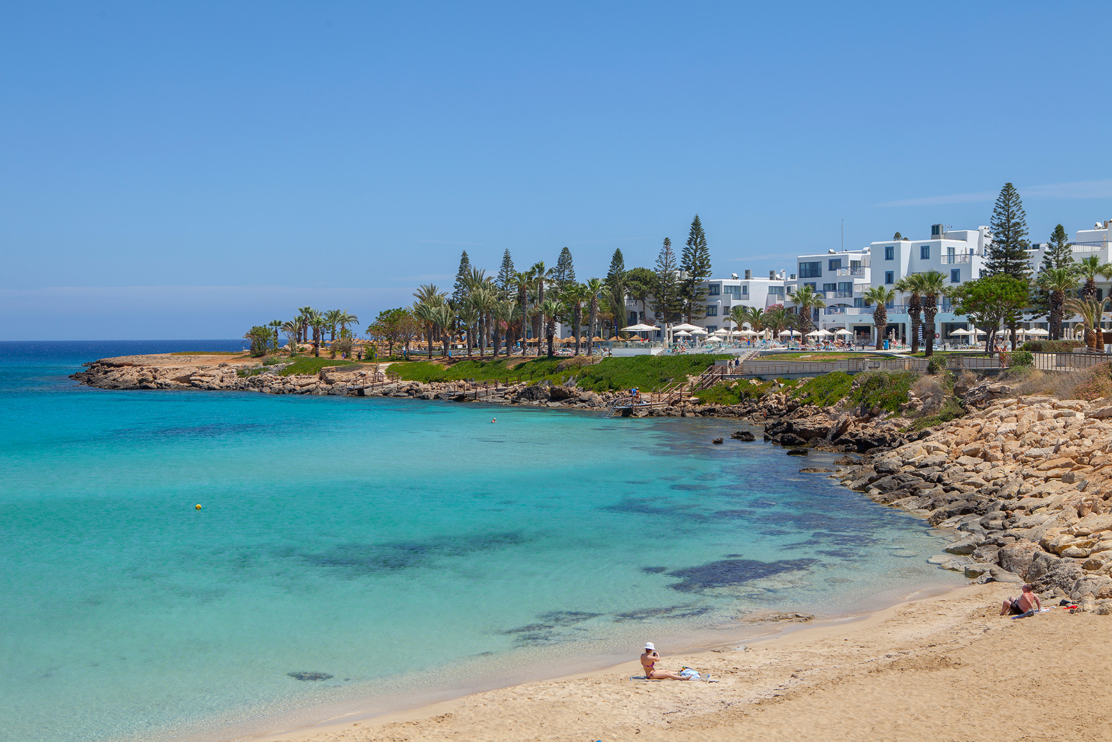 Nausicaa Beach-Pescana plaza.jpg