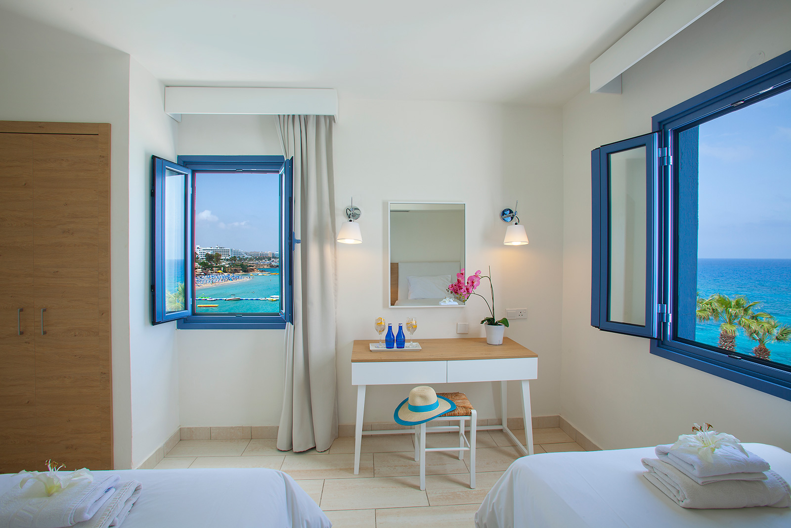 Nausicaa Beach-Superior jednosoban suite.jpg
