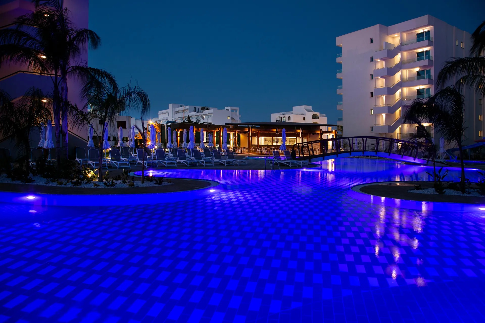 Vangelis Hotel & Suites-Izgled nocu.jpg