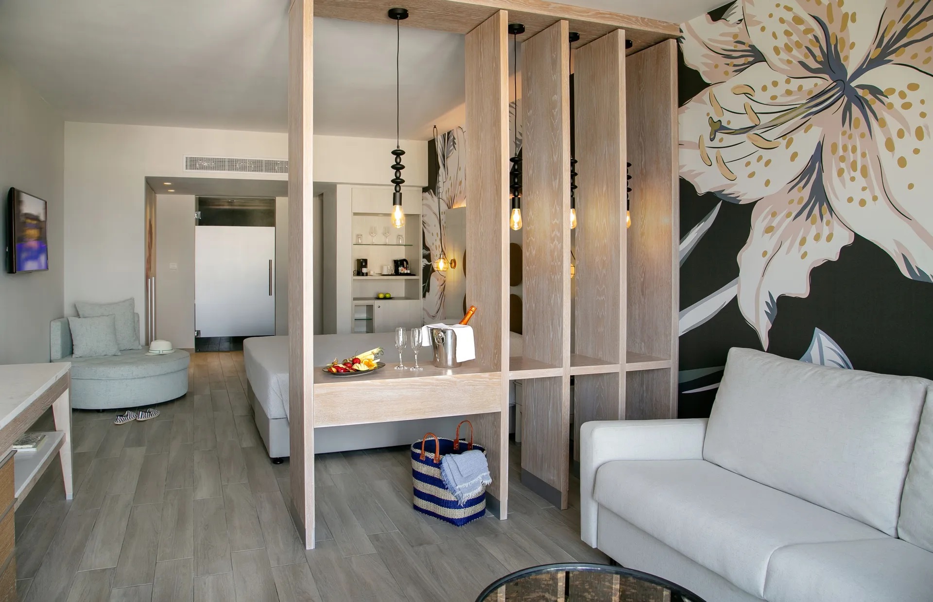 Vangelis Hotel & Suites-Junior suite.jpg