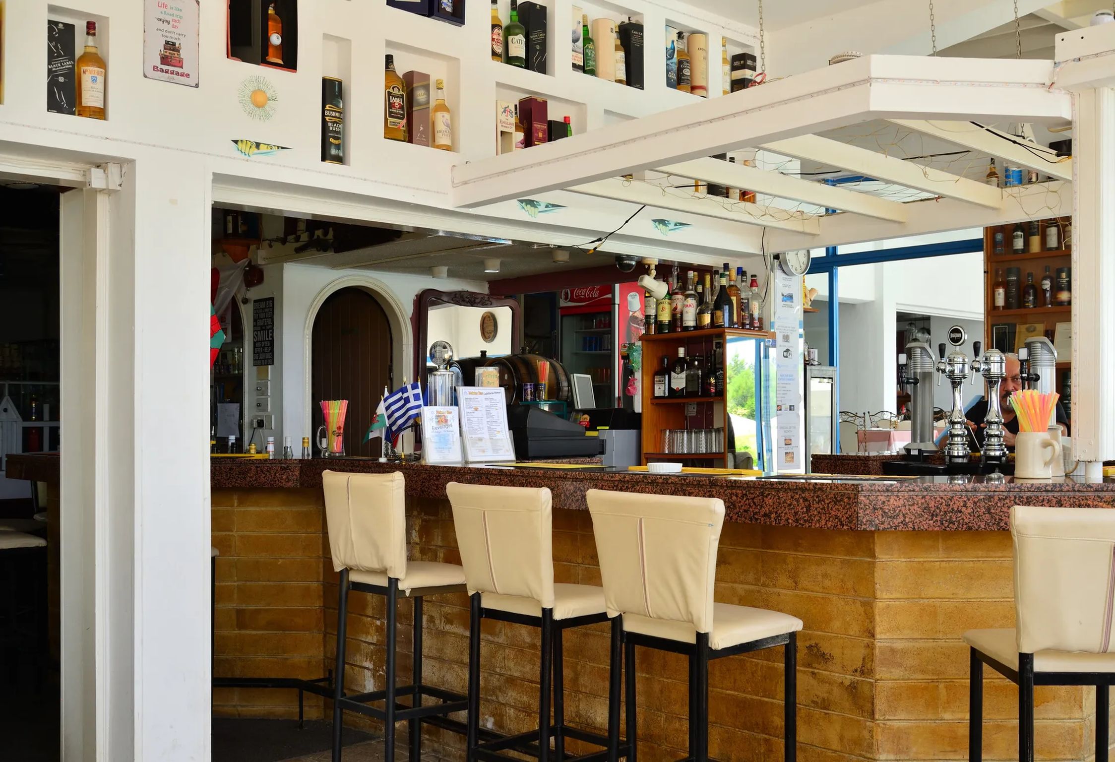 Hotel Paphiessa-Lobby bar.jpg