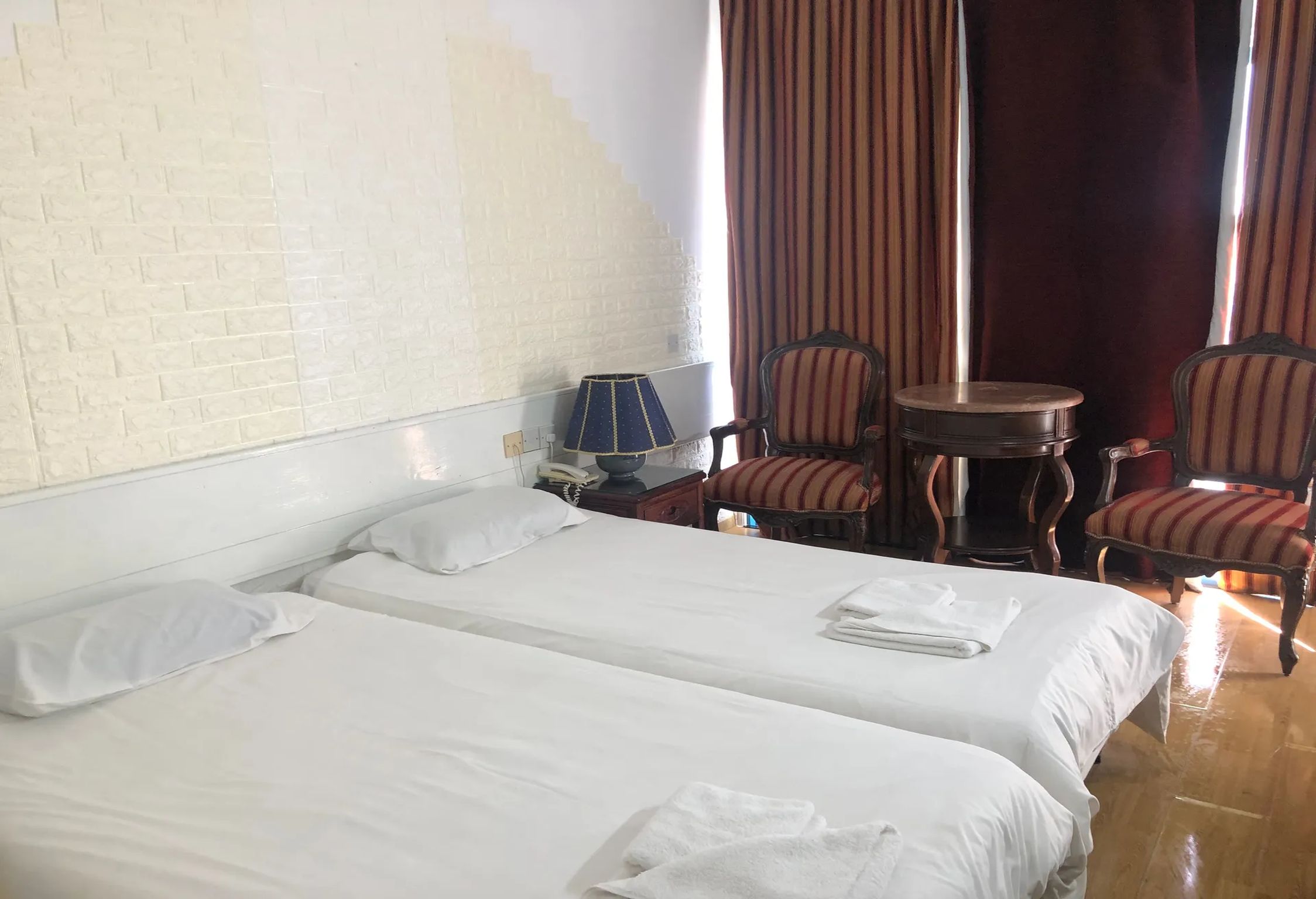 Hotel Paphiessa-Standardna soba.jpg