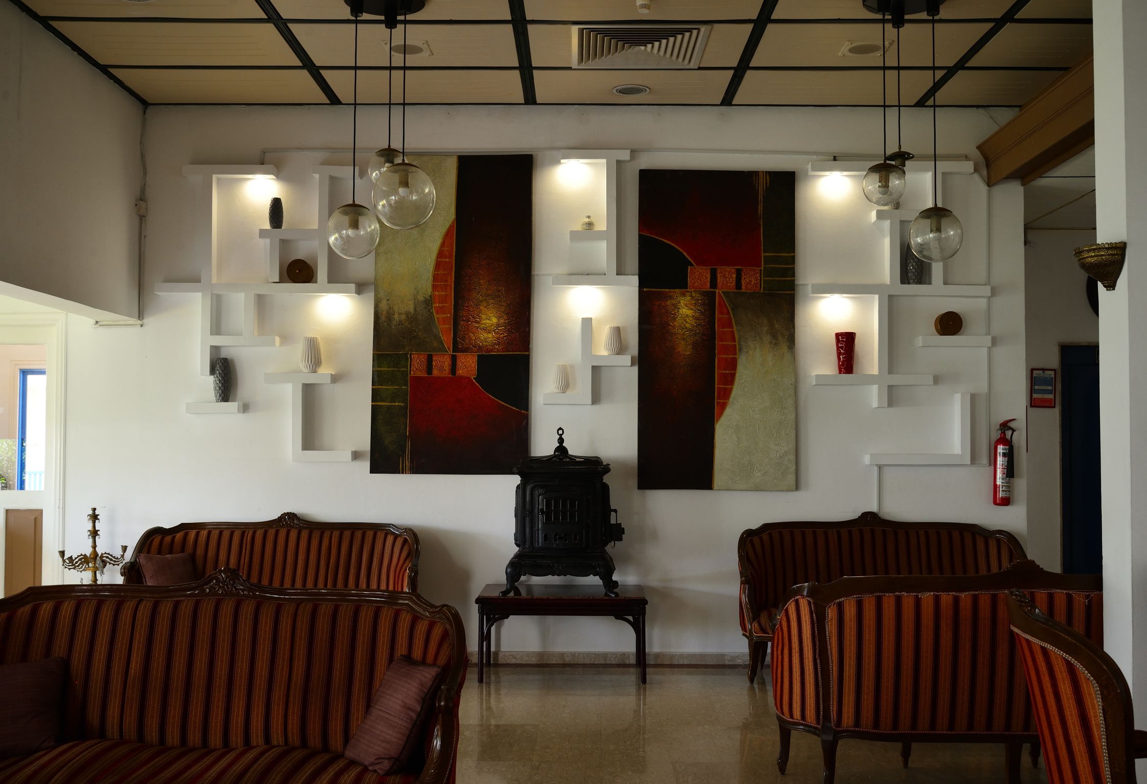 Paphiessa Hotel-Lobby.jpg