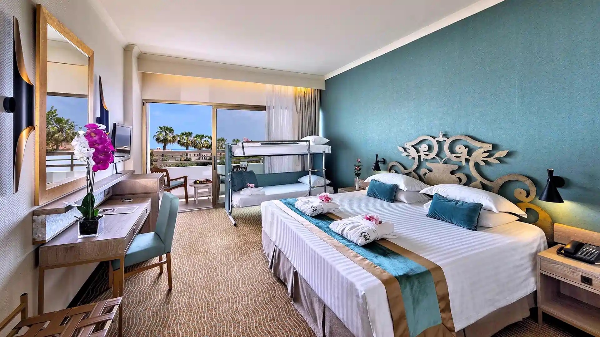 GrandResort by Leonardo Hotels-Deluxe porodicna soba.jpg