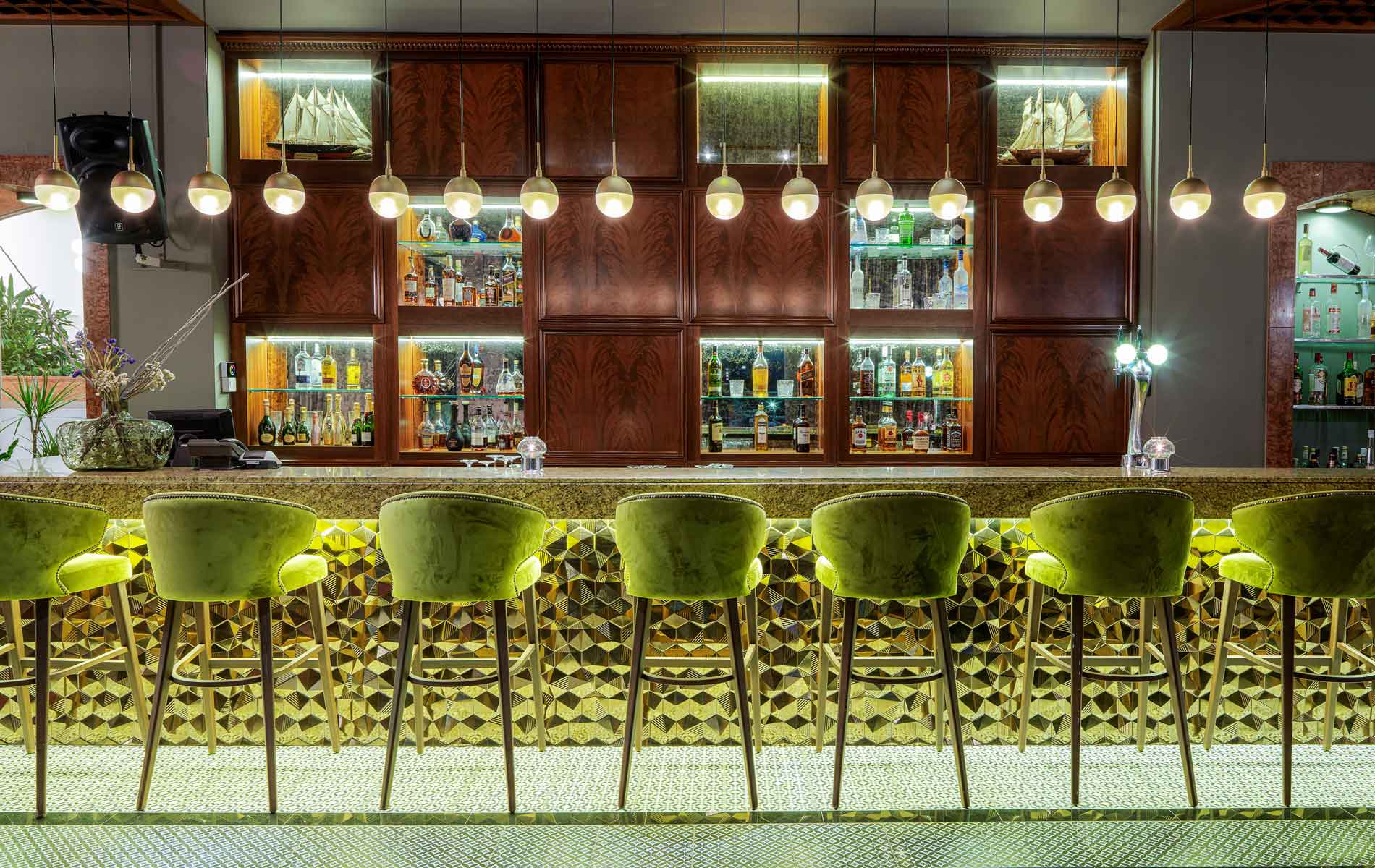 Hotel St Raphael Resort-Bar.jpg