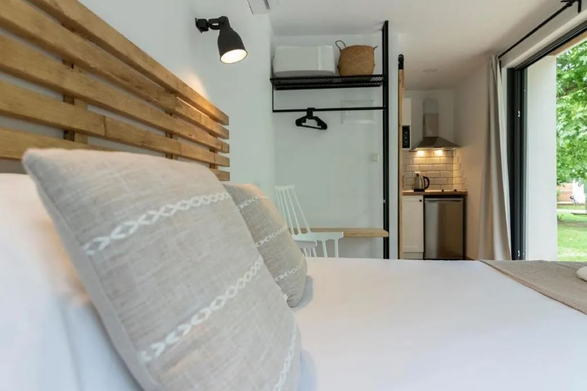 Gkaras Camp & Apartments Hotel-Bungalow.jpg