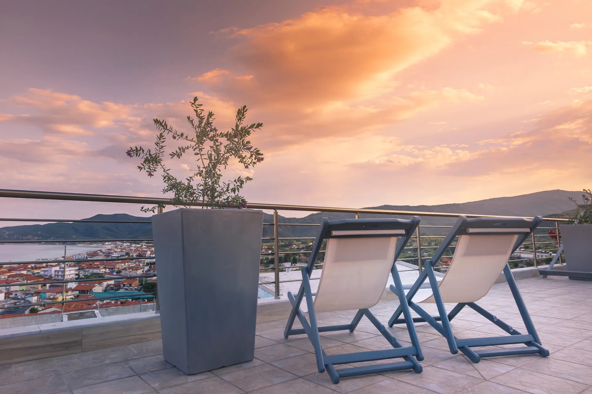 9 Ennea Luxury Rooms Hotel-Terasa.jpg