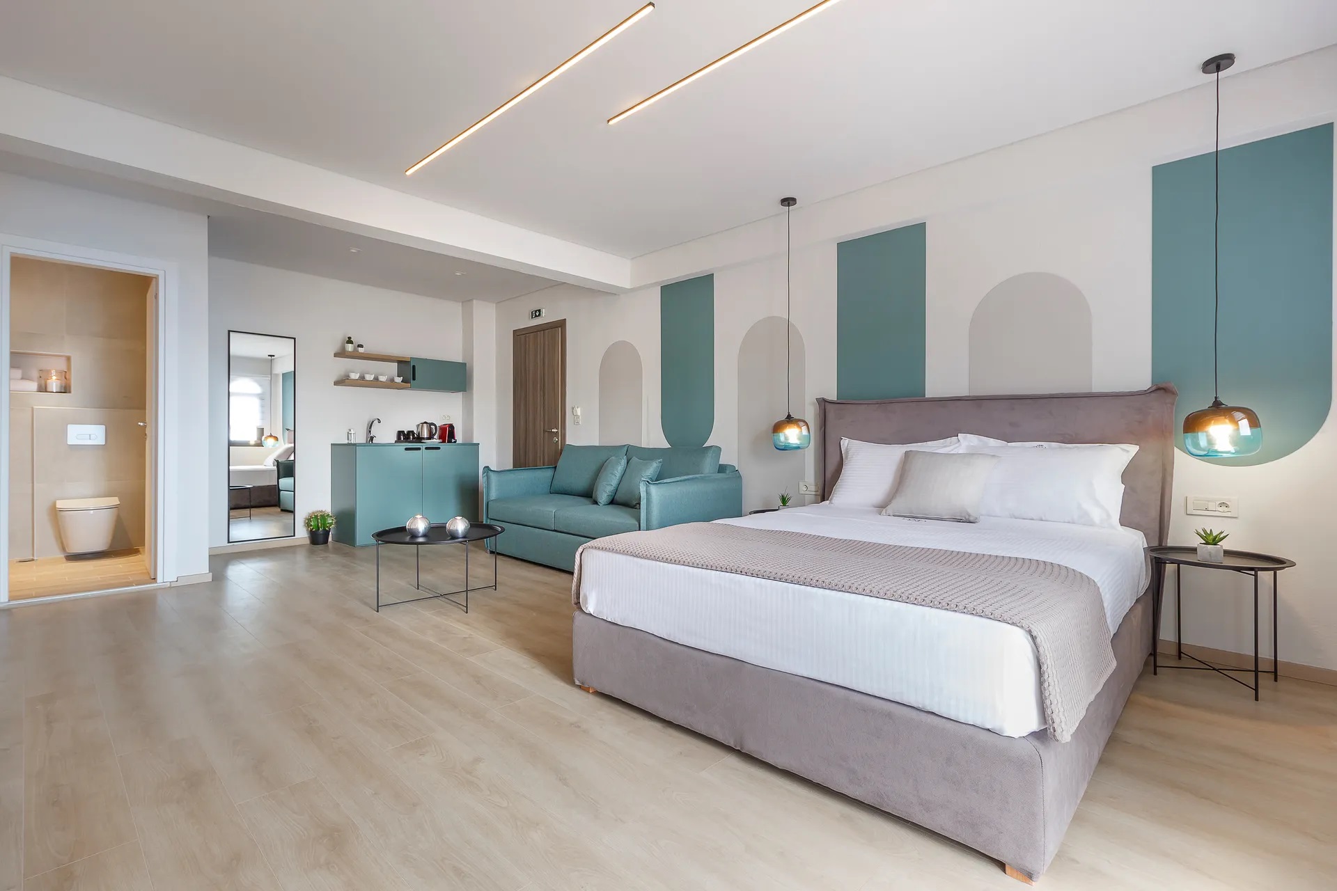 9 Ennea Luxury Rooms-Junior suite pogled more.jpg