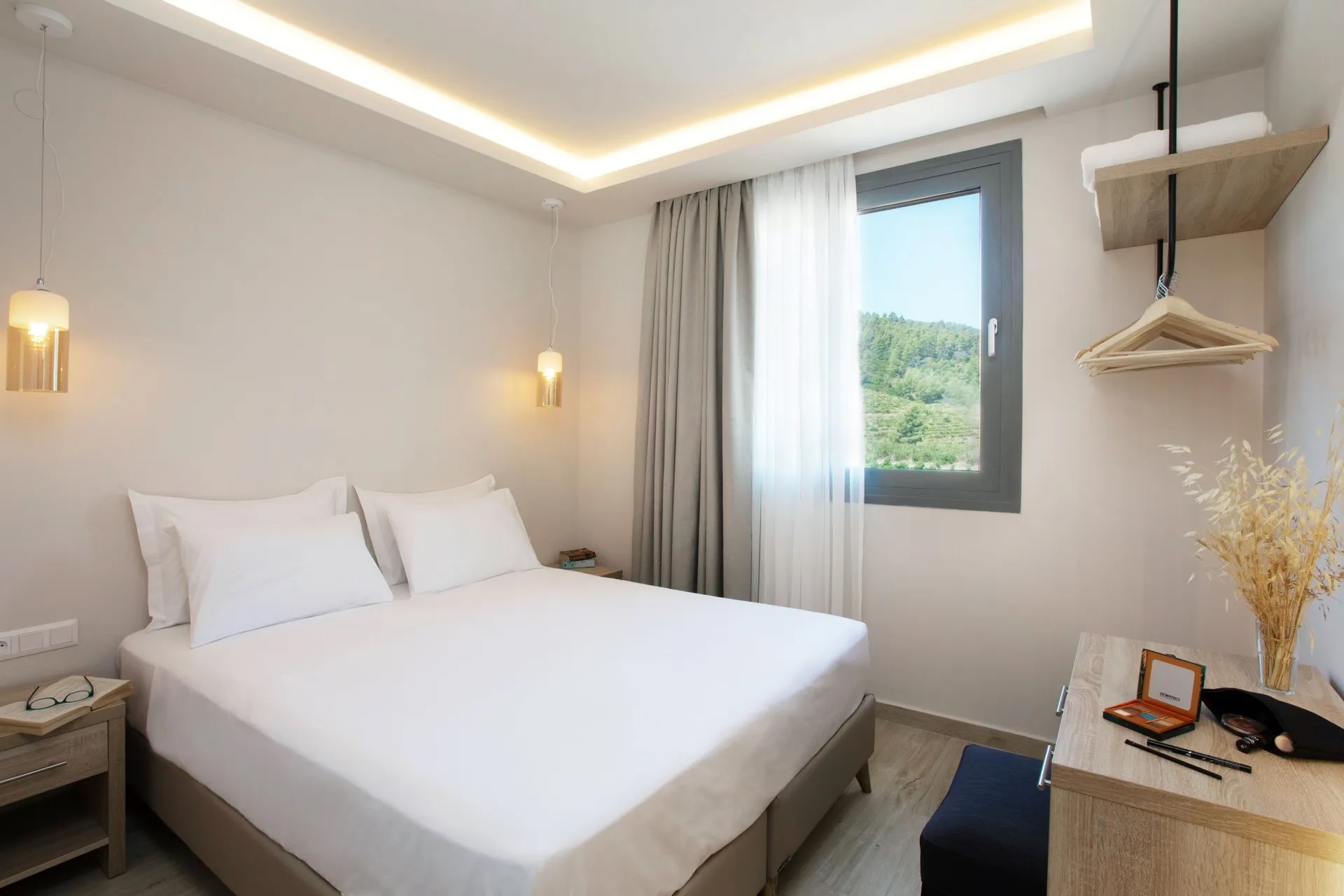 Alikon Adult Only Hotel-Deluxe apartman pogled more.jpg
