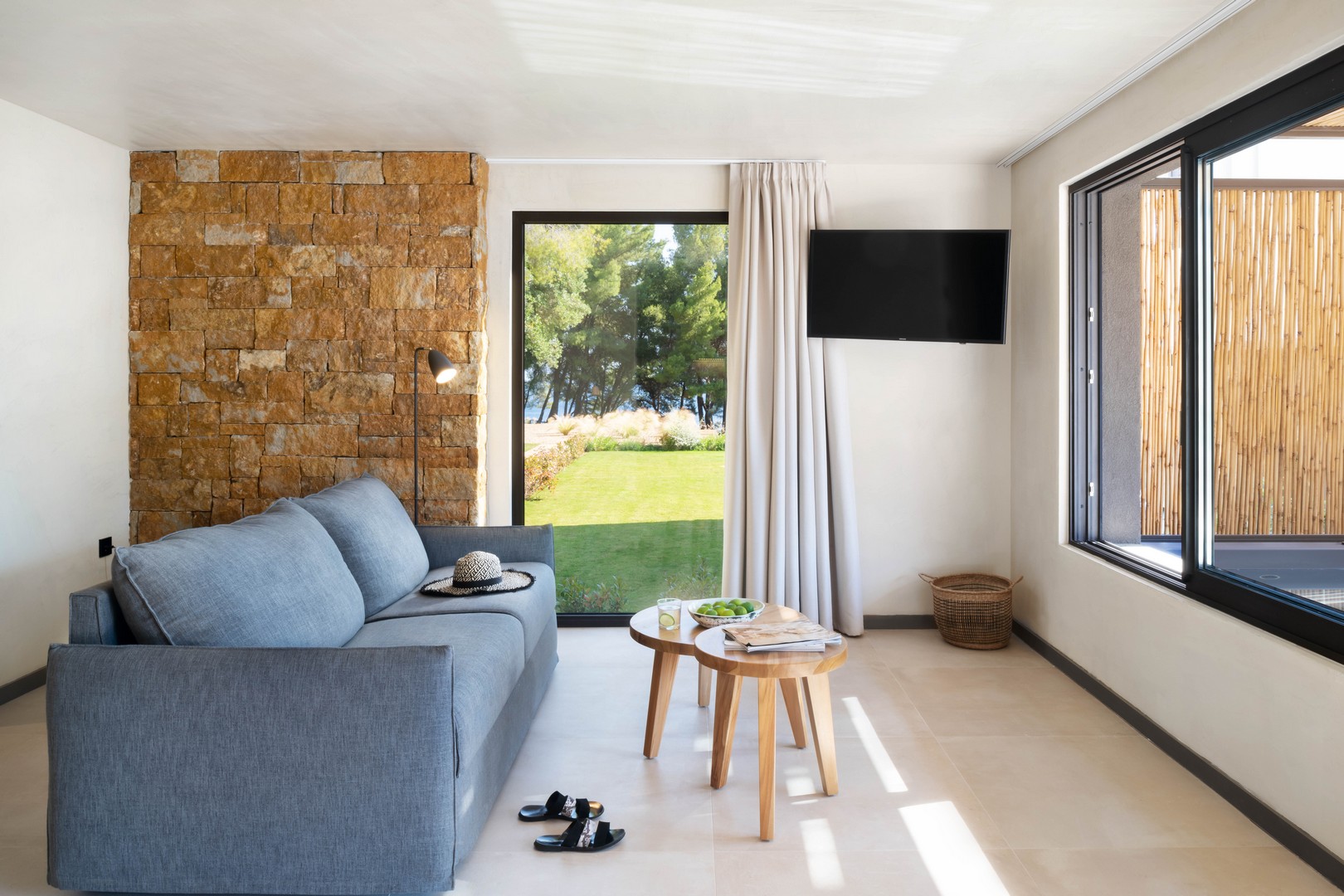 Amantes Villas & Suites-Deluxe junior suite.jpg