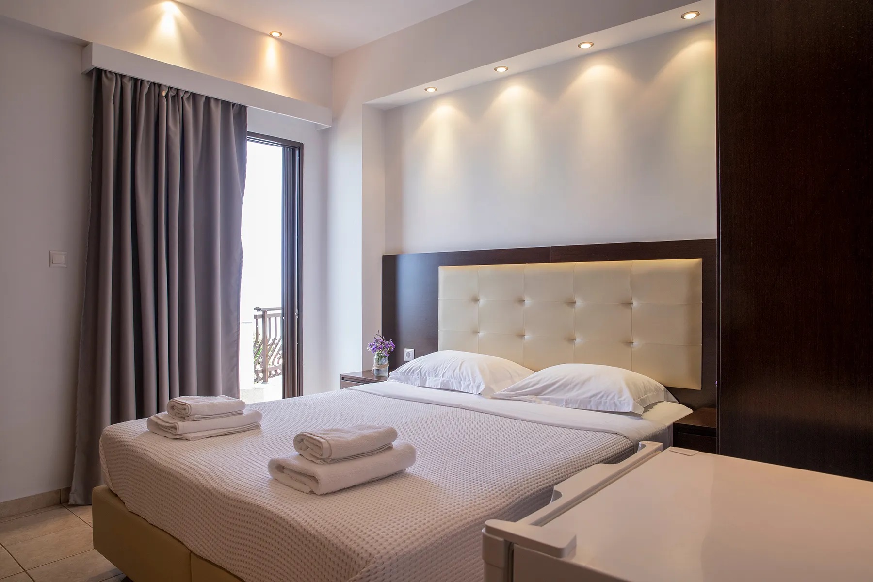 Hotel Oceana Beach-Porodicna soba pogled more.jpg