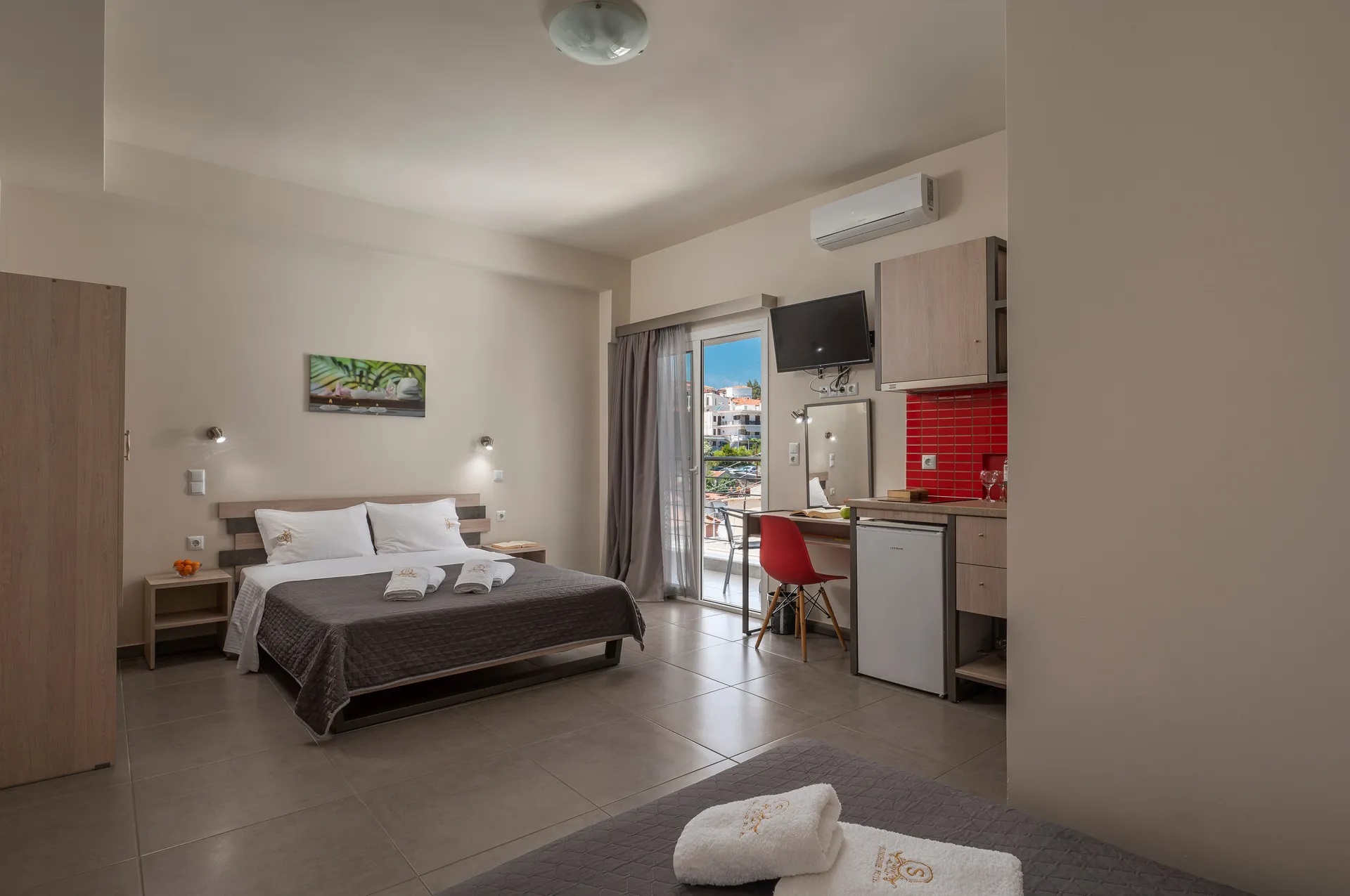 Sunshine Apartments-Premium soba.jpg