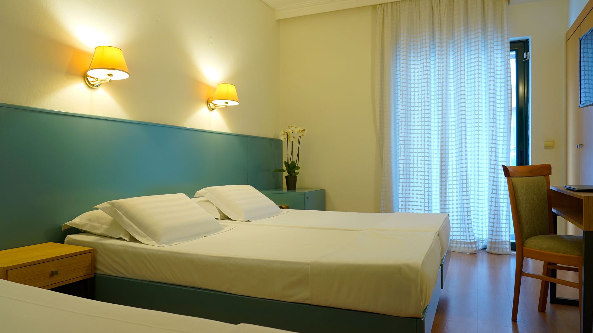 Hotel Esperia comfort room.jpg