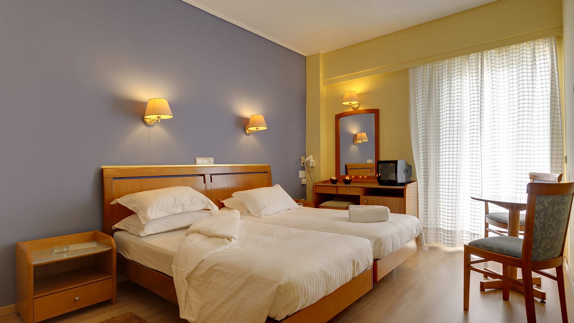 Hotel Esperia standard room.jpg