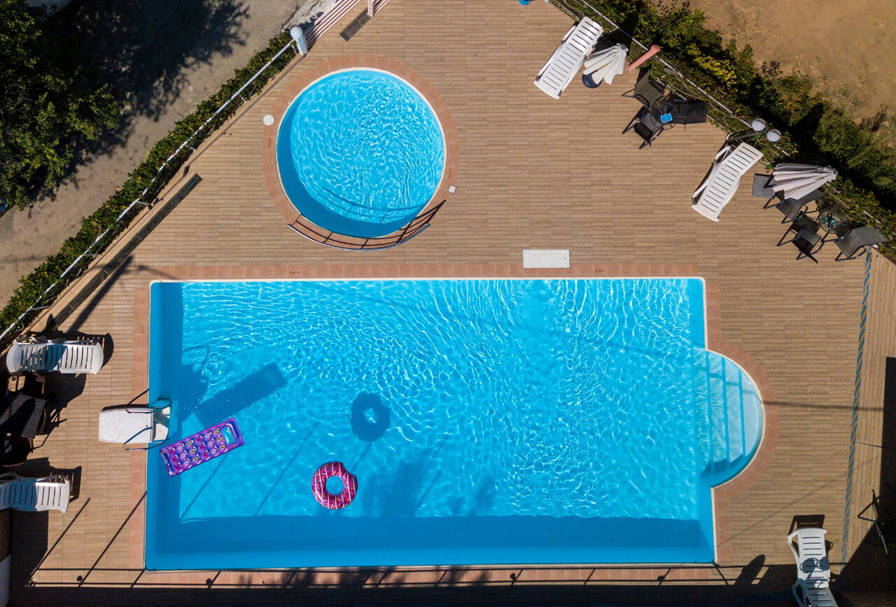 Marialena Hotel-Kompleks bazena.jpg